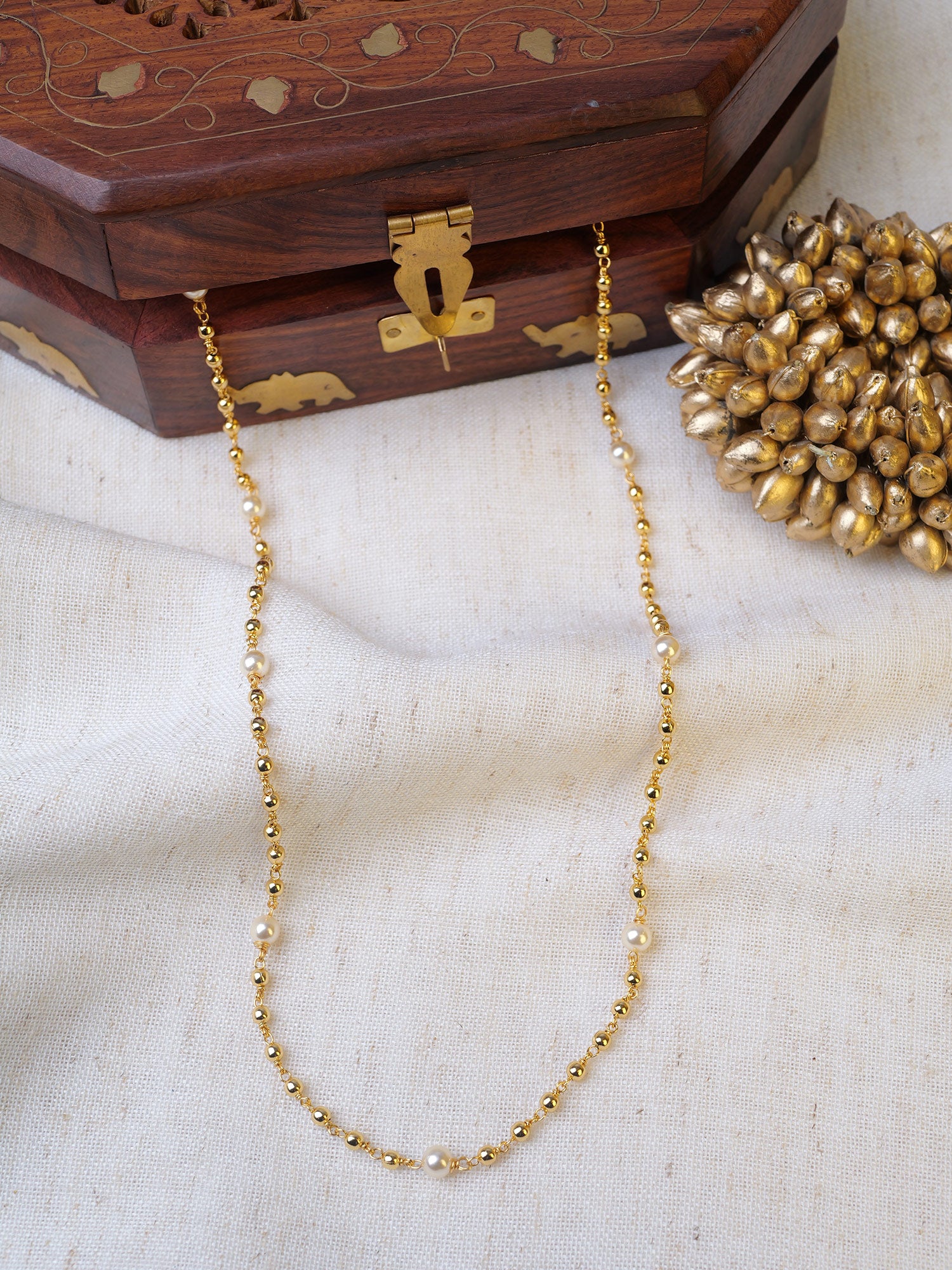 Alia Bead Chain in Pearl and Gold