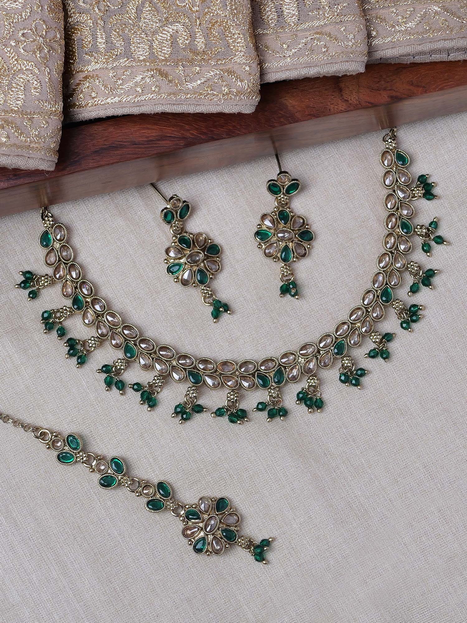 Ameera Necklace Set in Green