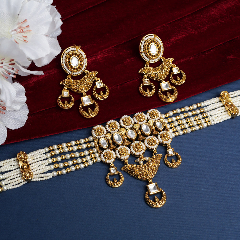 Aminah Kundan Choker Set in White and Antique Gold