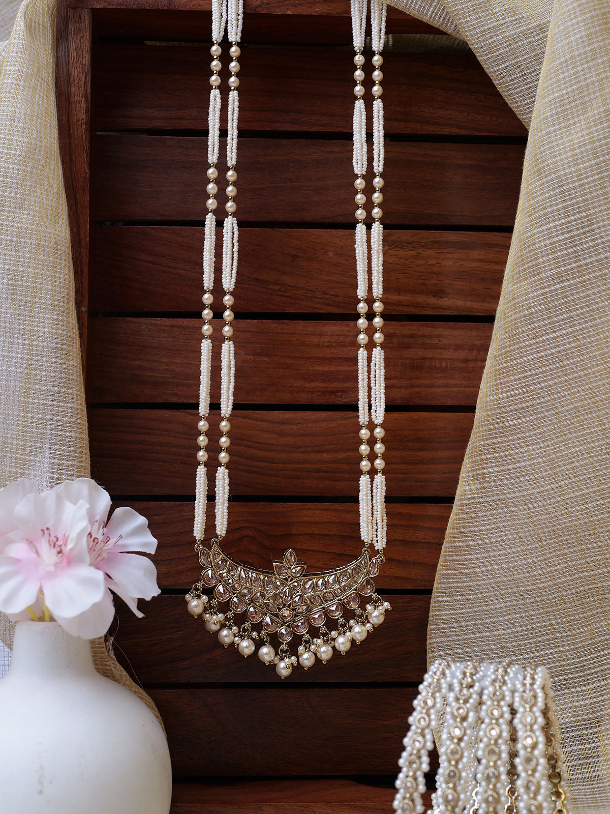 Antara Pearl Rani Haar in Champagne
