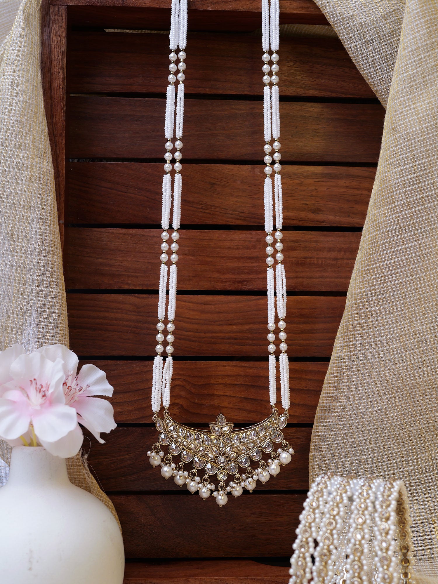 Antara Pearl Rani Haar in White