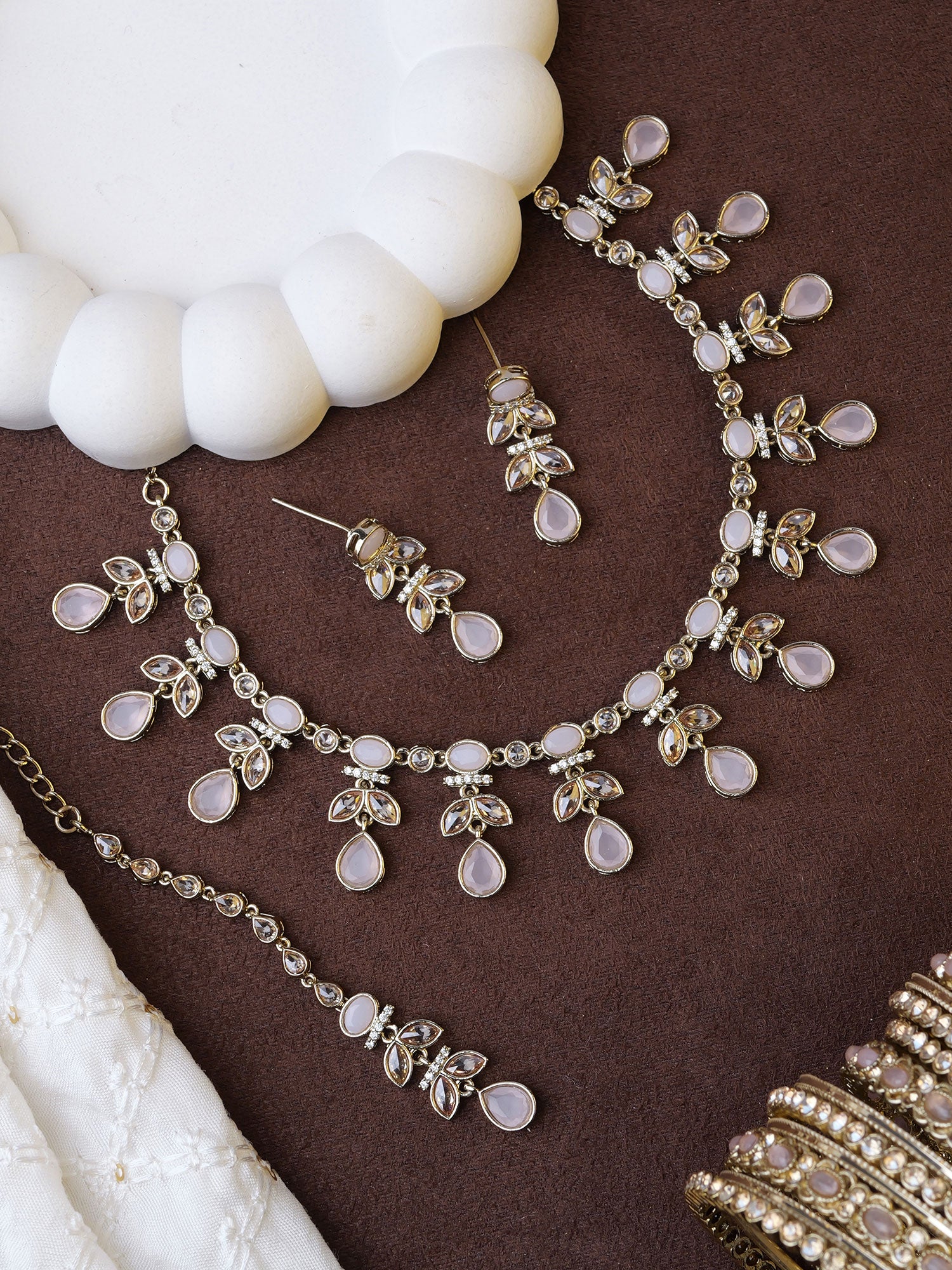 Anushka Necklace Set in Light Pink and Antique Gold