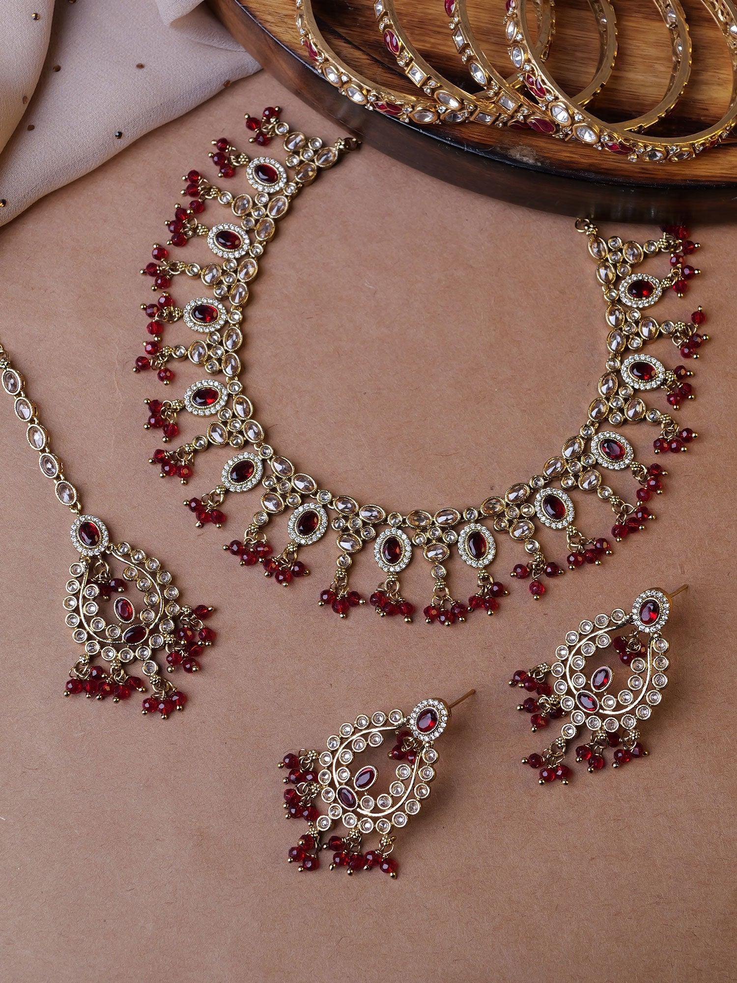 Ariya Necklace Set in Maroon and Antique Gold