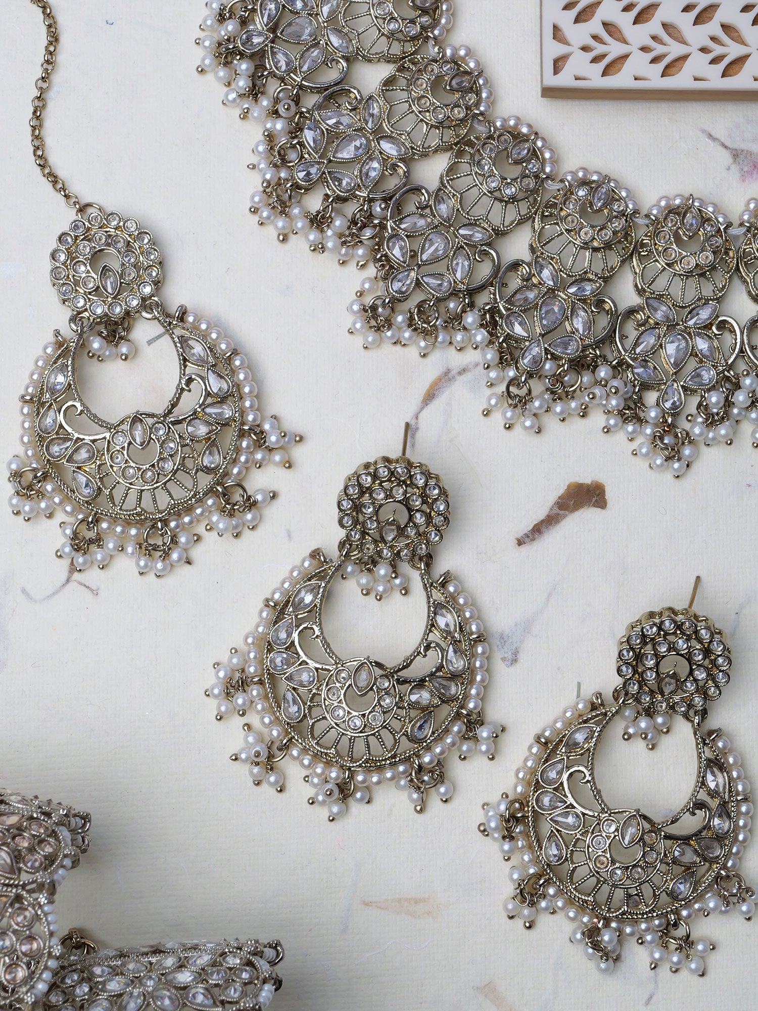Ashmita Necklace Set in Champagne and Antique Gold