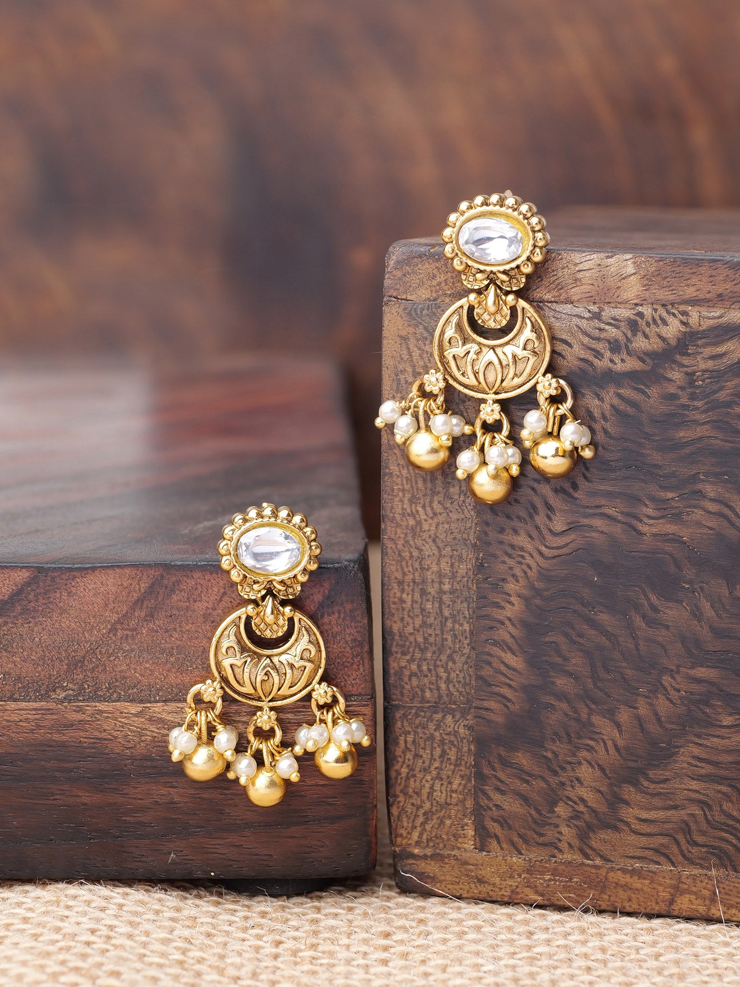 Avani Classic Earrings in White