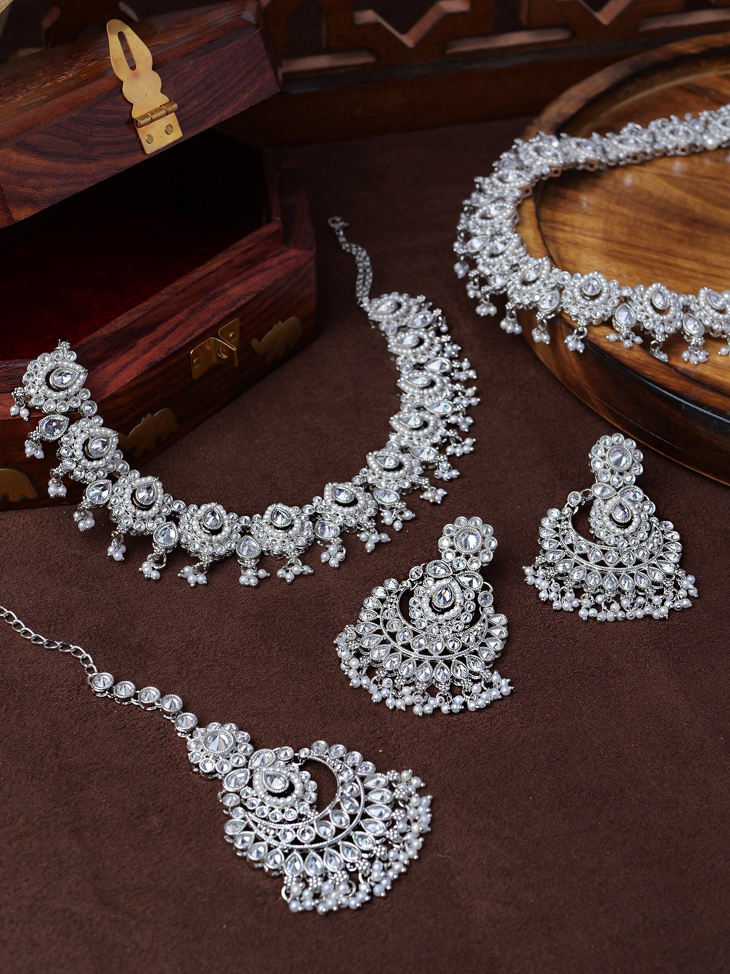 Avira Pearl Necklace Set in Rhodium