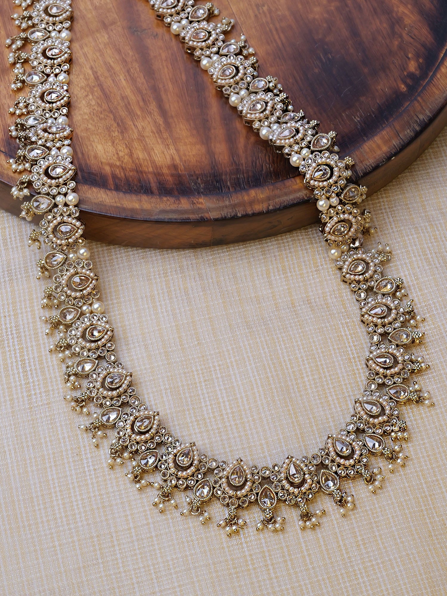 Avira Rani Haar in Pearl and Champagne