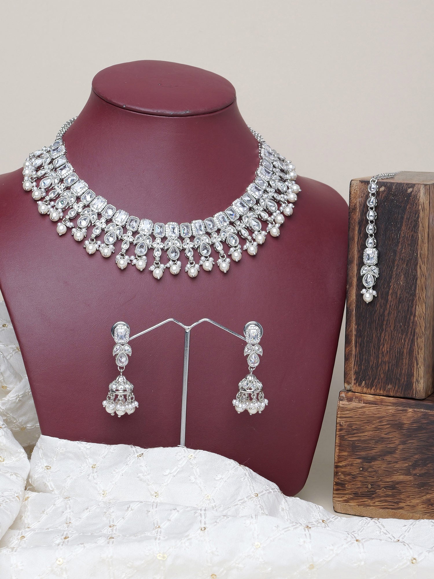 Devanshi Necklace Set in Rhodium