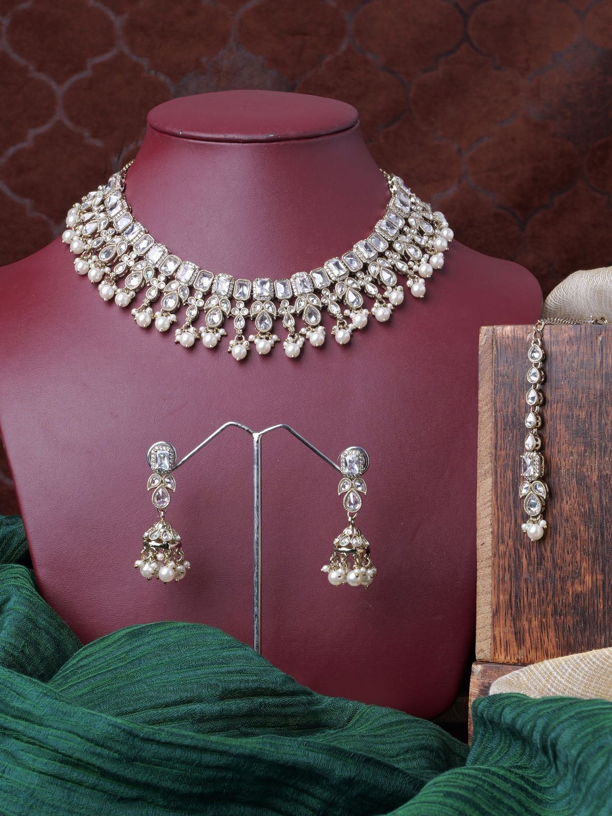 Devanshi Necklace Set in White