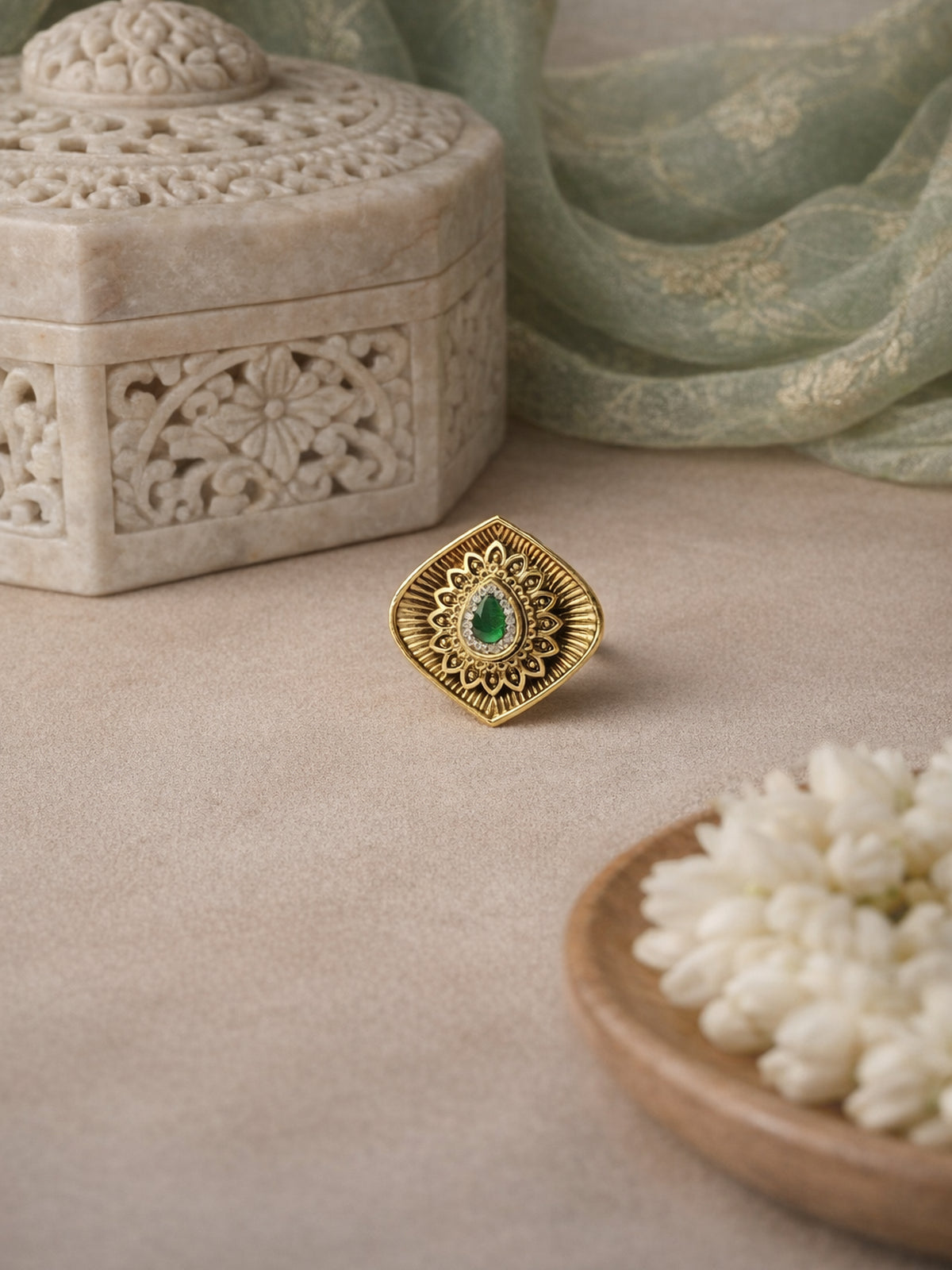 Devika Classic Ring in Green
