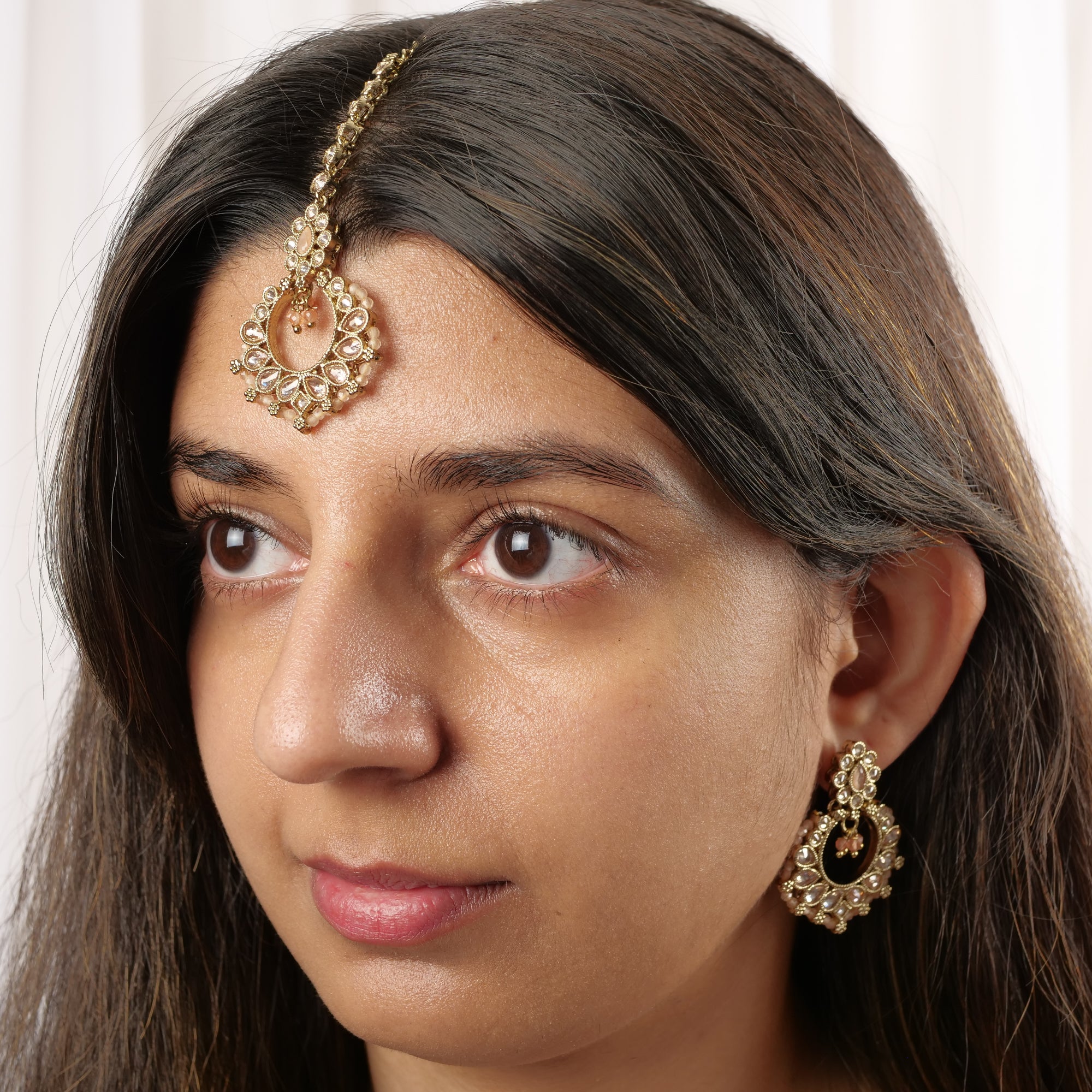 Ethnic Bead-Edge Maang Tikka in Peach