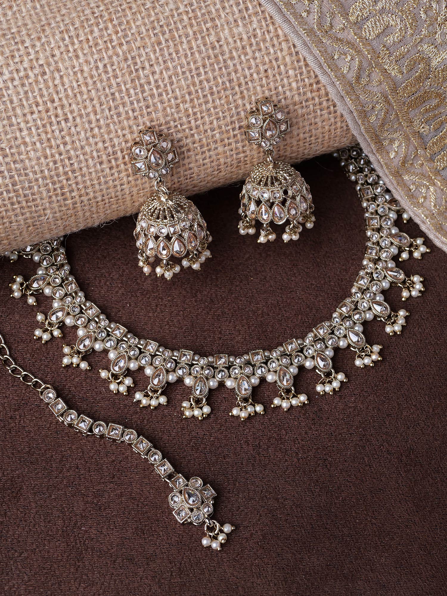 Eshani Necklace Set in Champagne