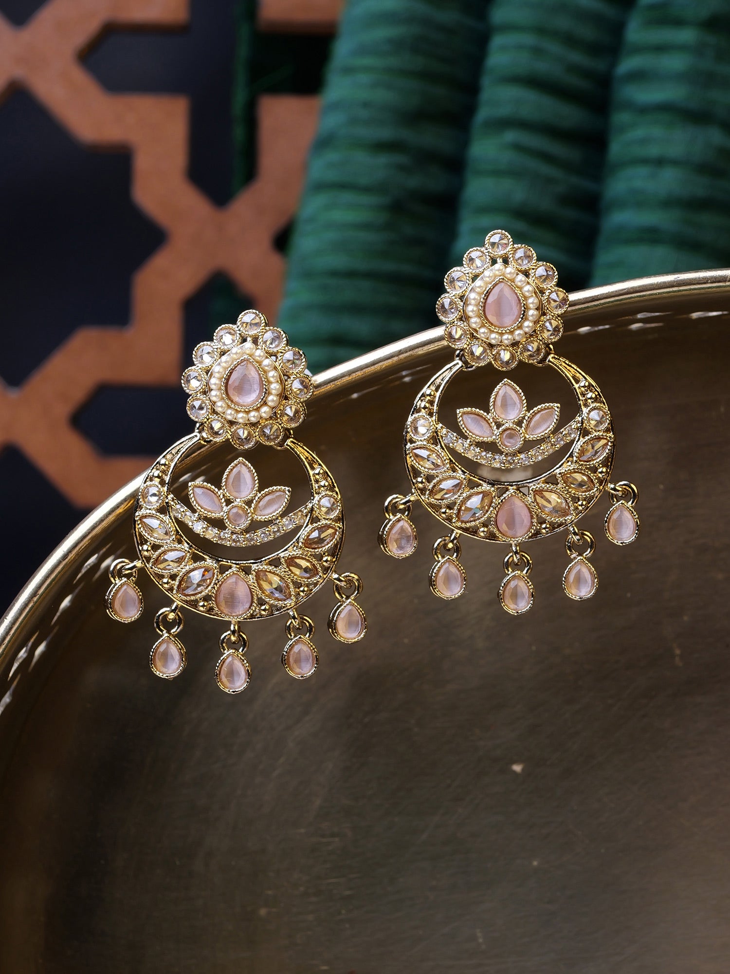 Fariha Pearl Earrings in Light Pink