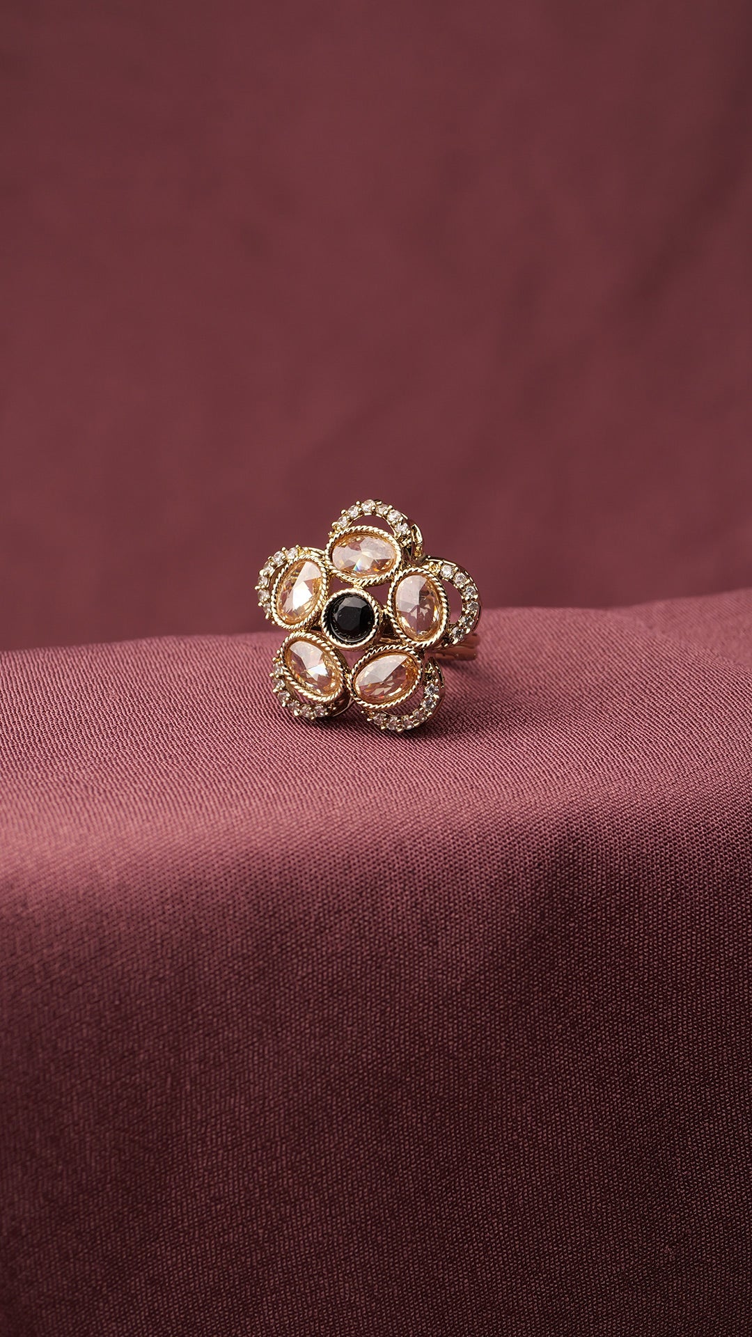 Giana Floral Ring in Black and Antique Gold