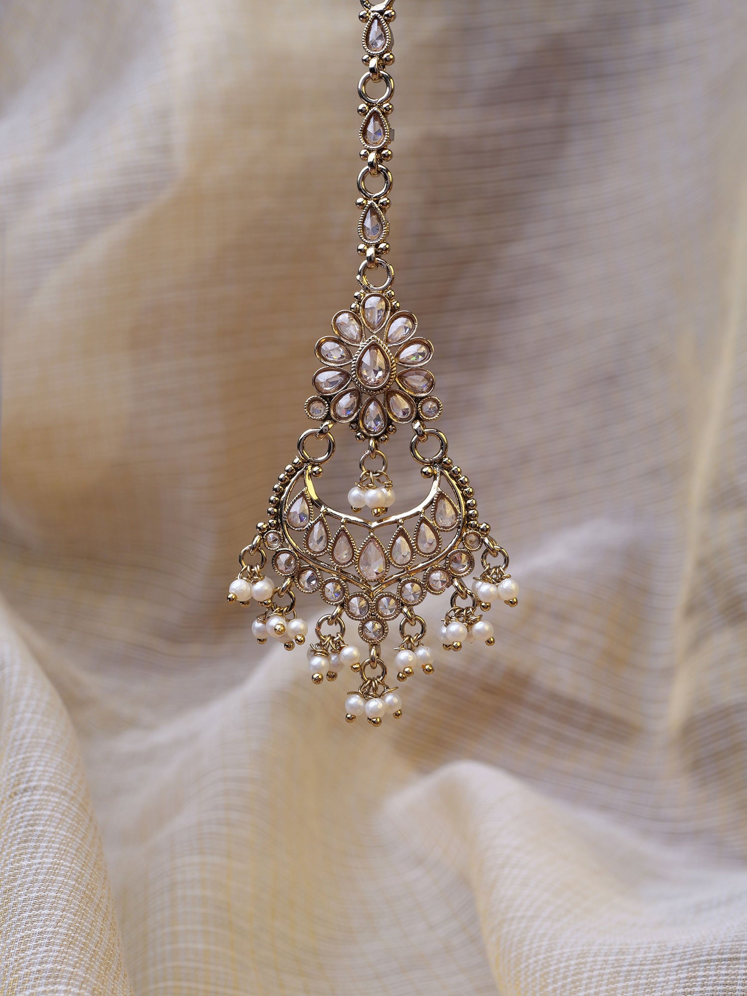 Gulnaz Maang Tikka in Champagne