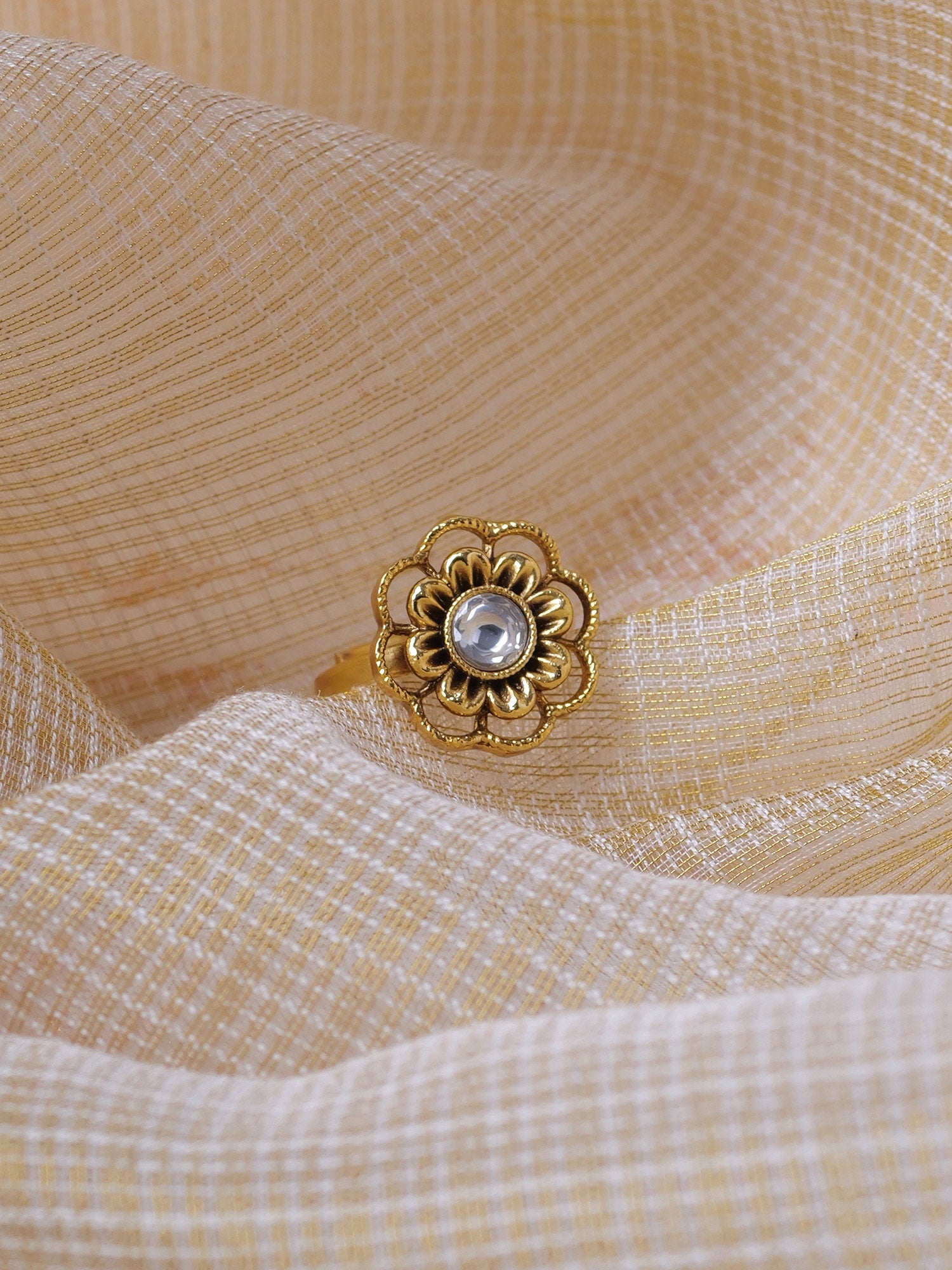 Heer Kundan Ring in White
