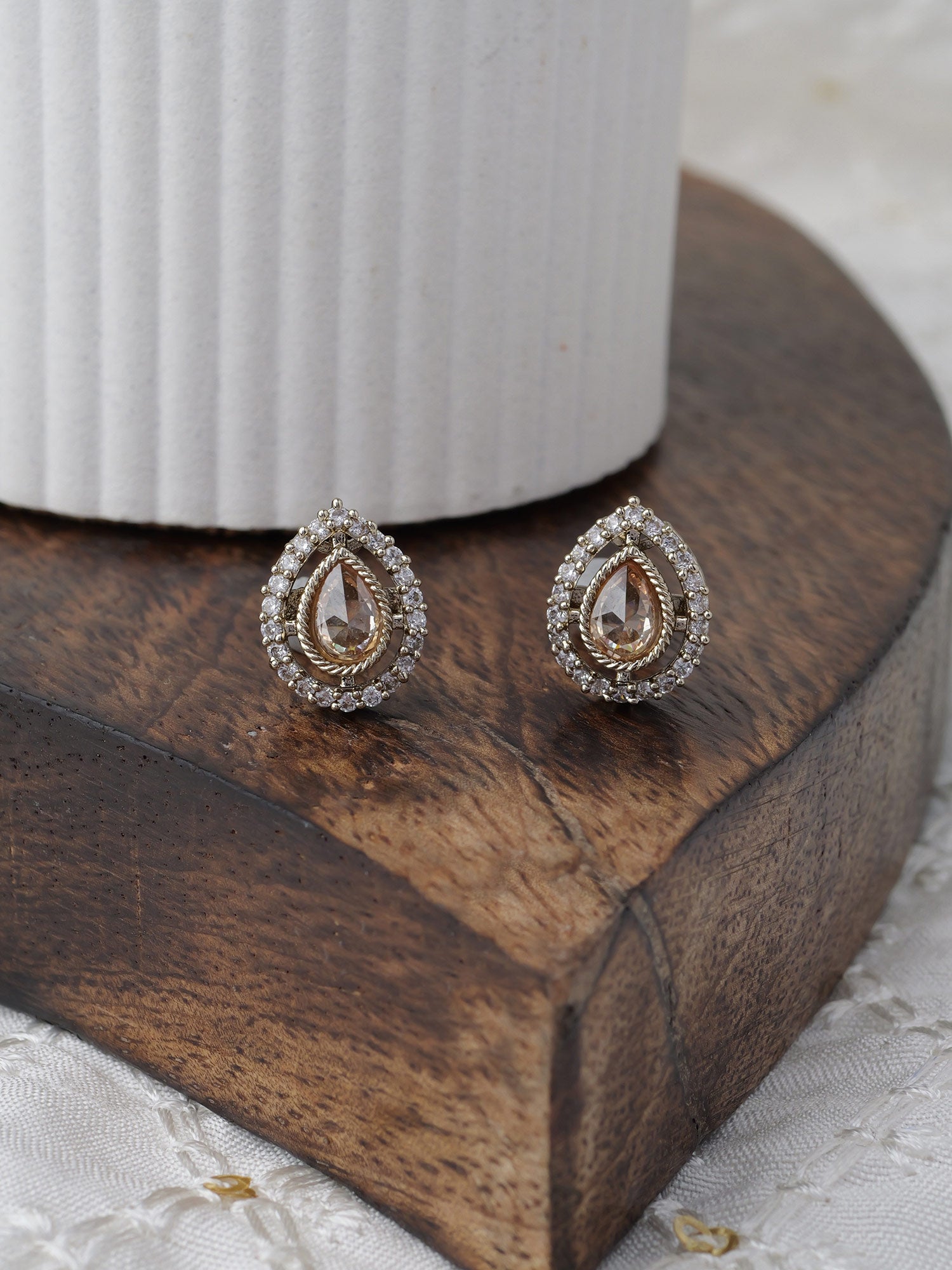 Heeral Crystal Ear Studs in Champagne