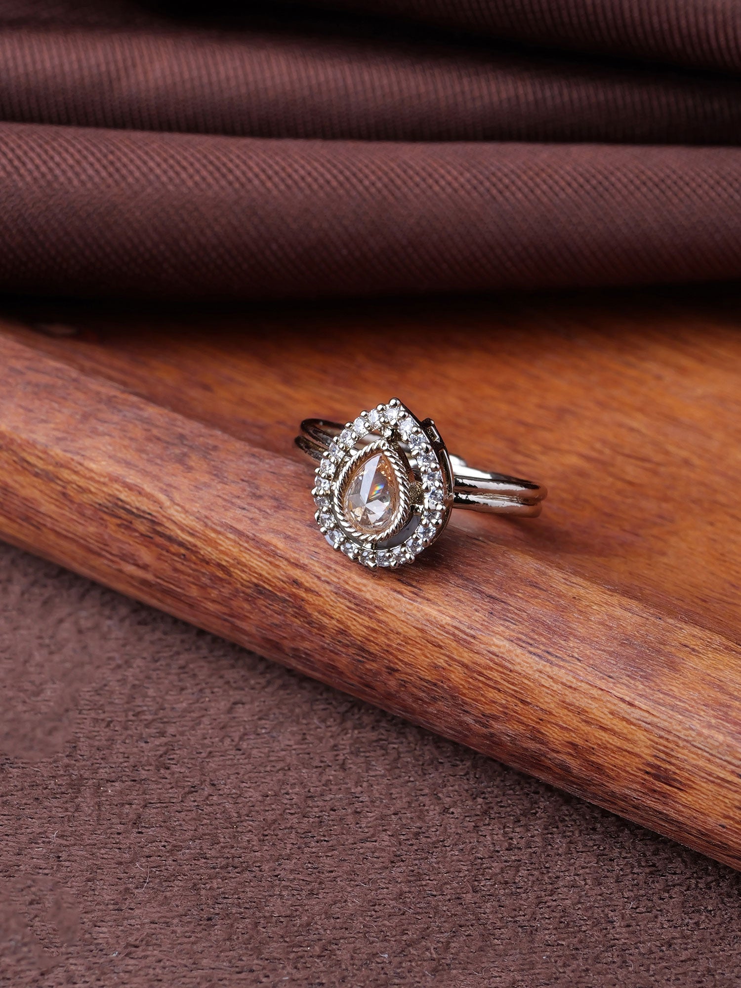 Heeral Crystal Ring in Champagne