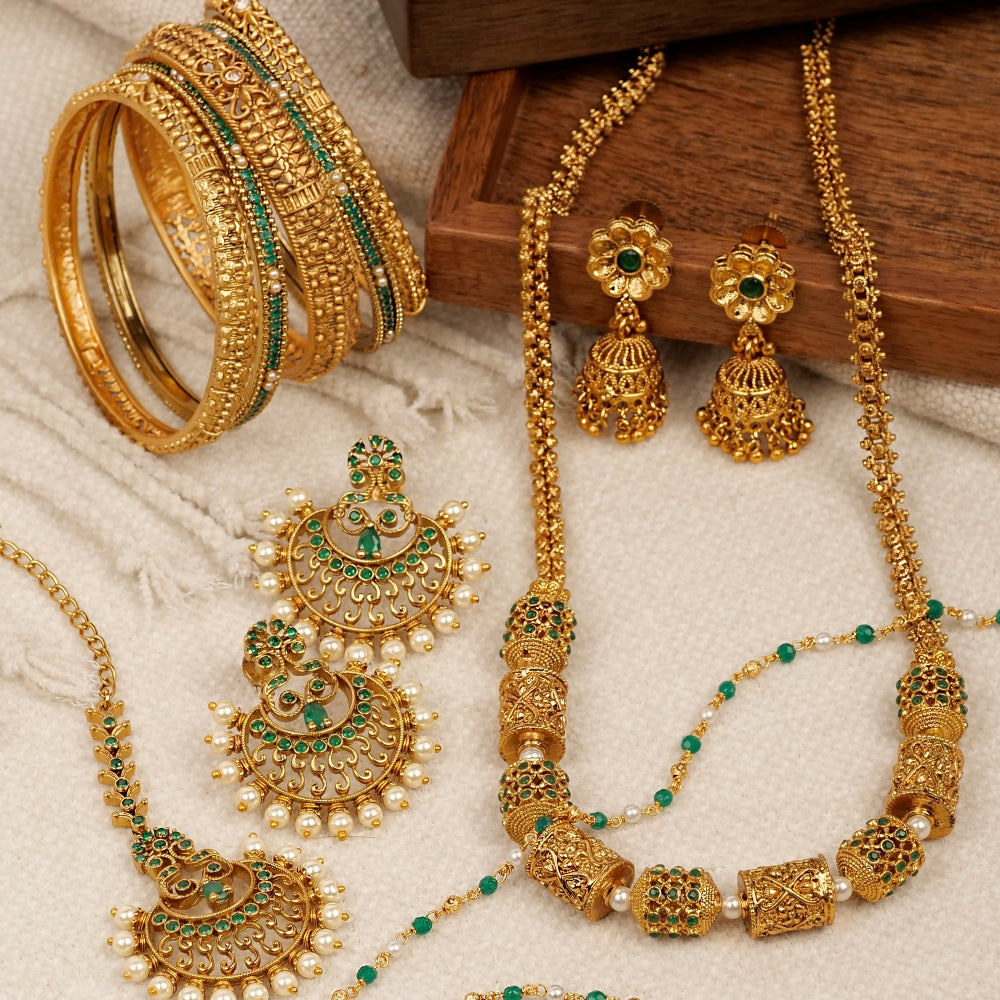 Taara Barrel Bead Chain Set in Green