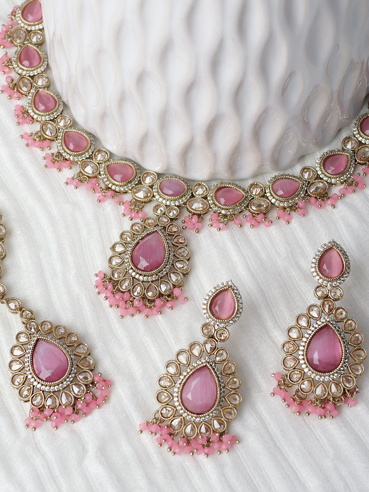 Inaya Necklace Set in Light Pink