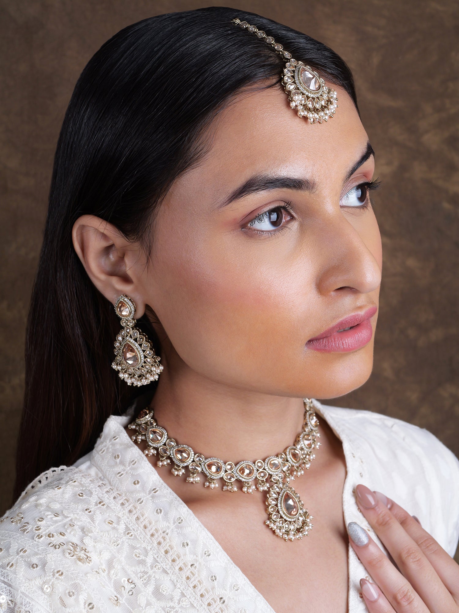 Inaya Necklace Set in Antique Gold