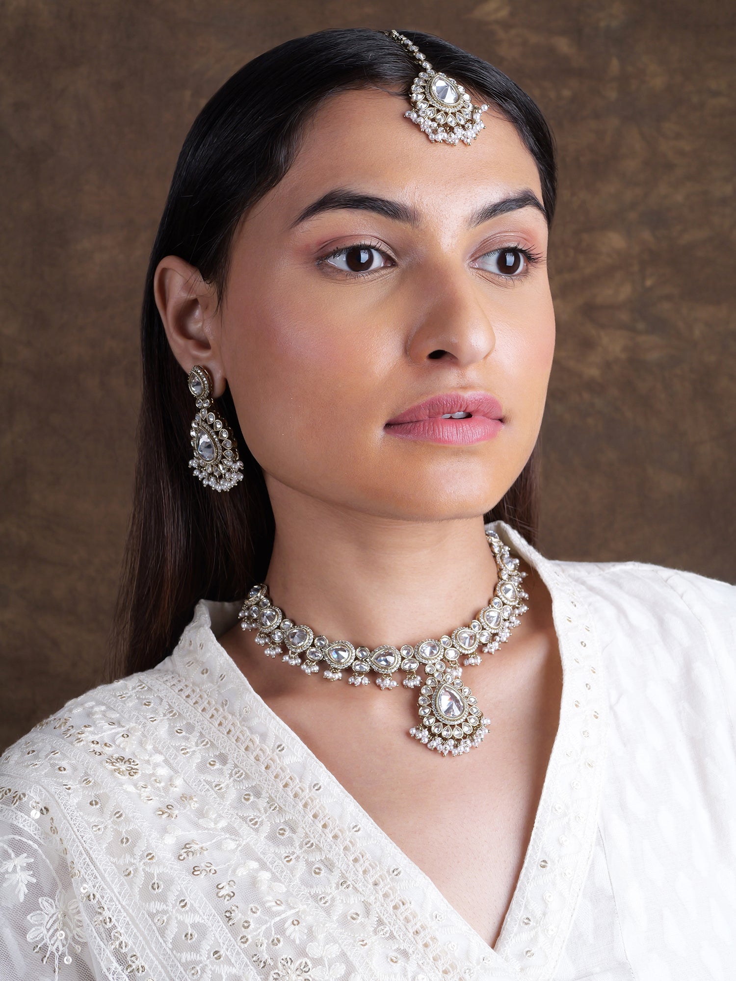 Inaya Necklace Set in White