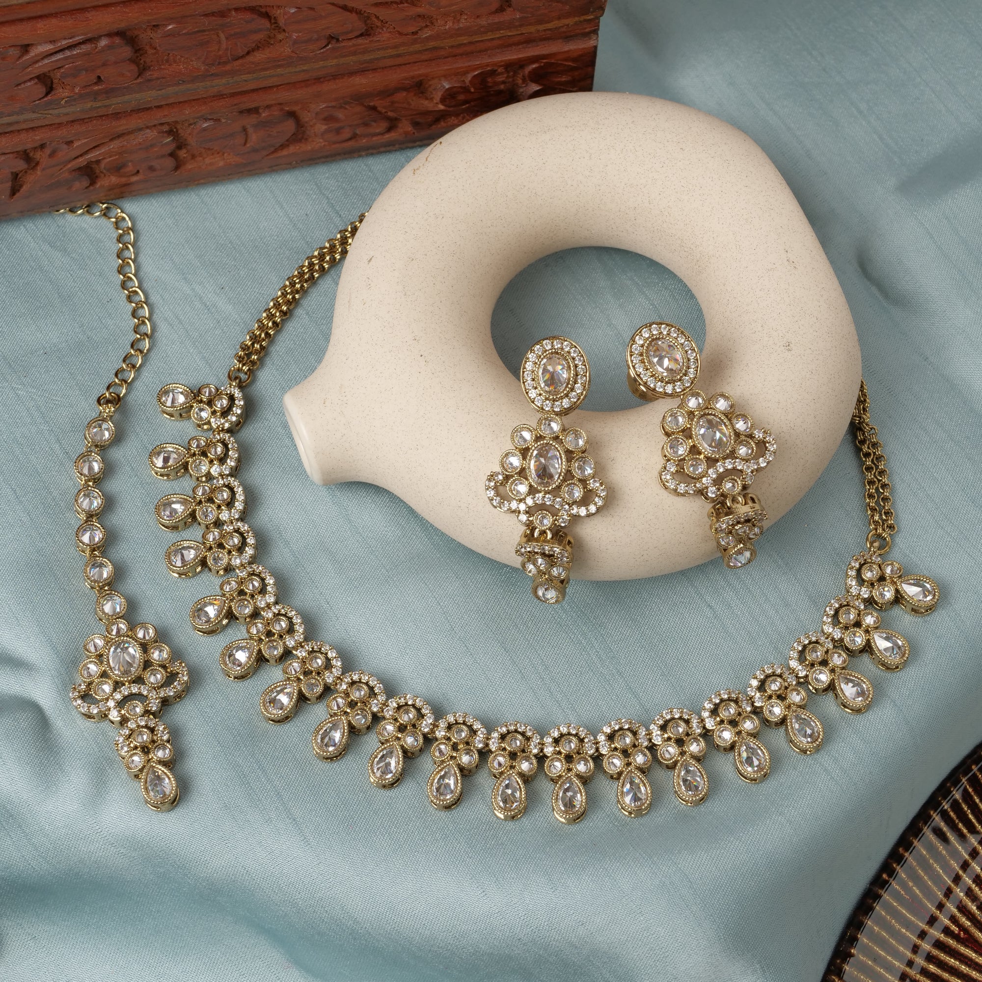Ishika Simple Necklace Set in White