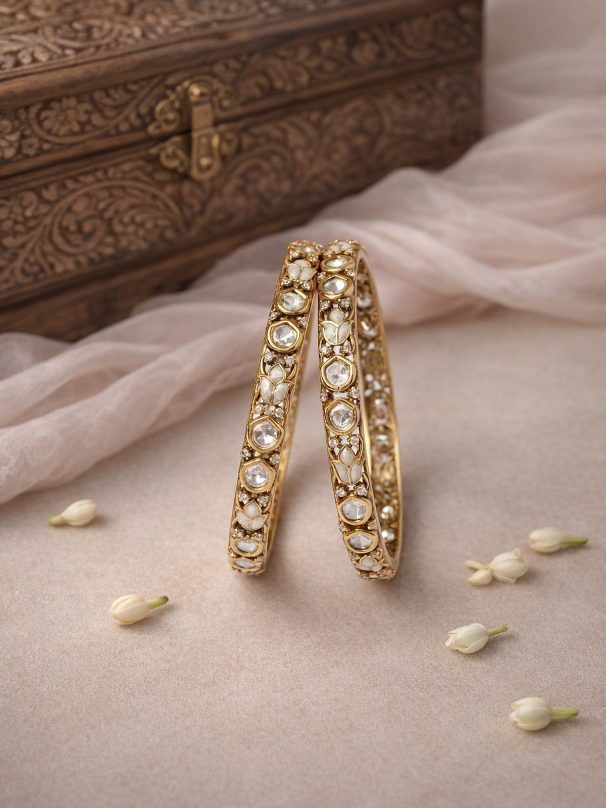 Ishira Kundan Bangles in White