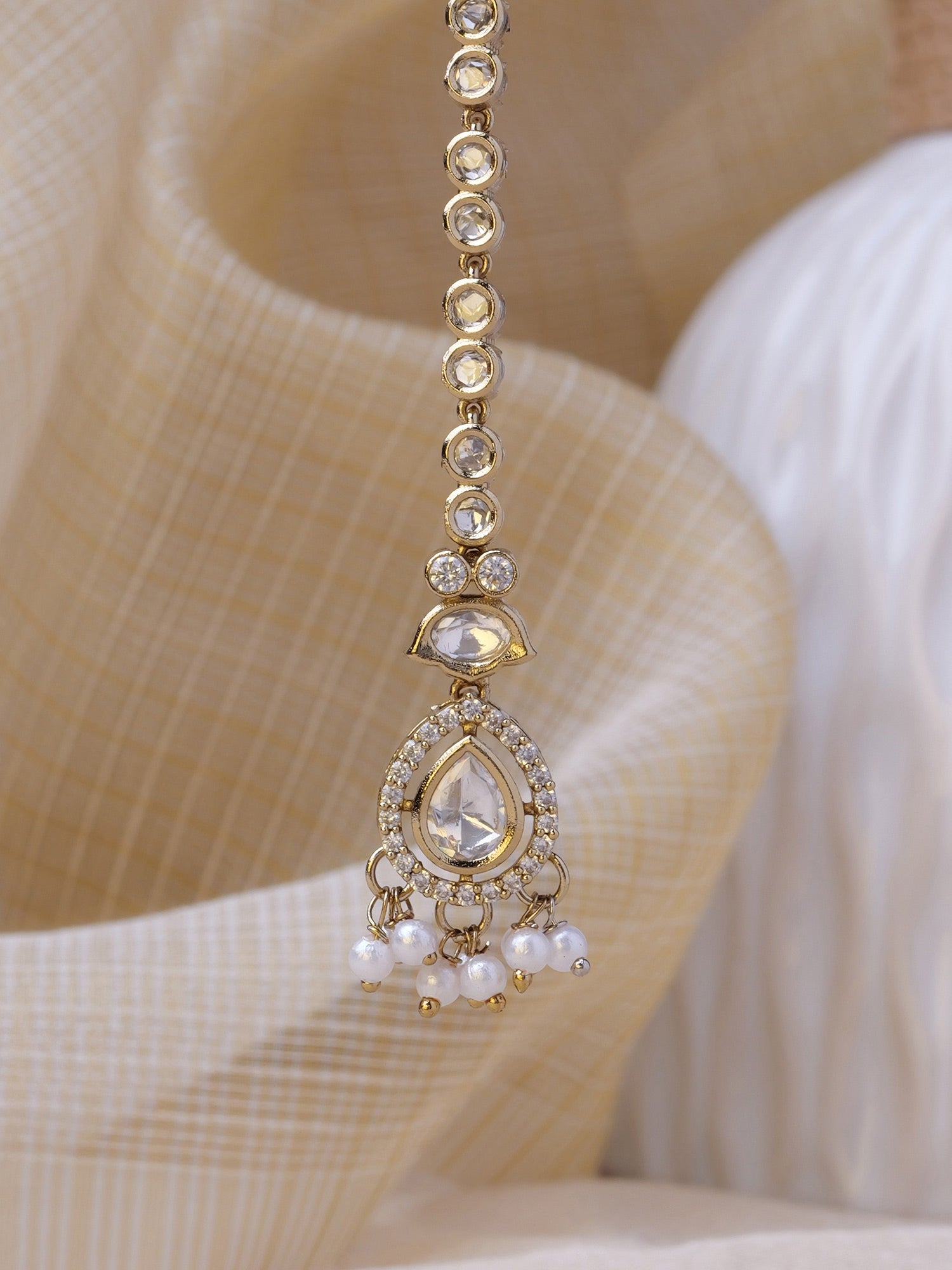 Jasmin Maang Tikka in White