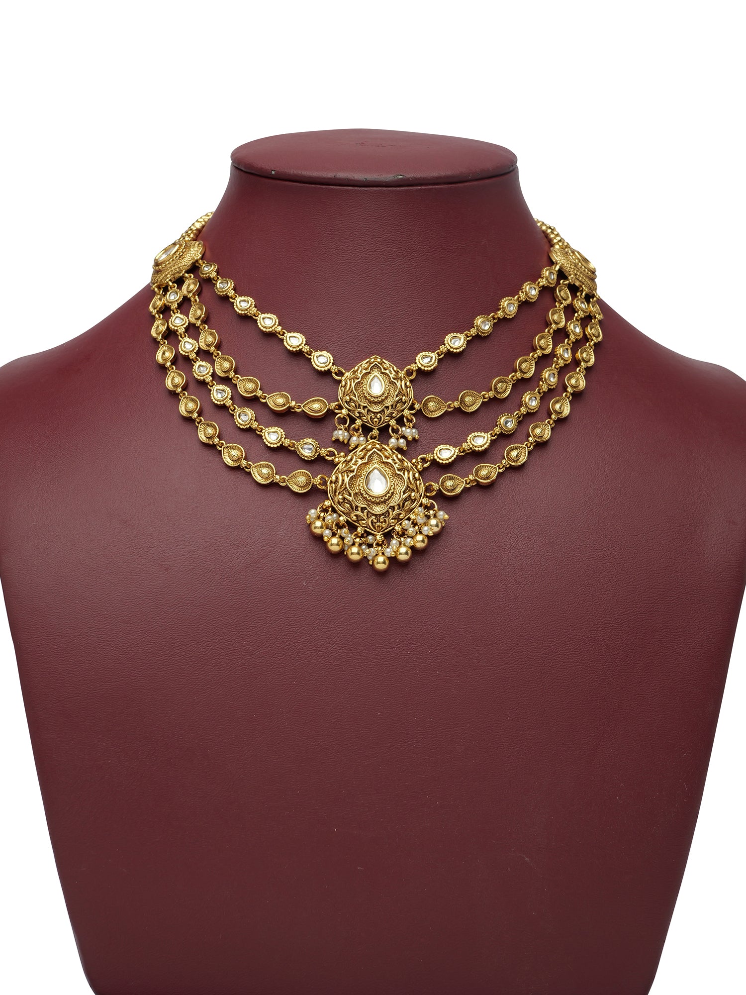 Kavitha Kundan Necklace Set in White
