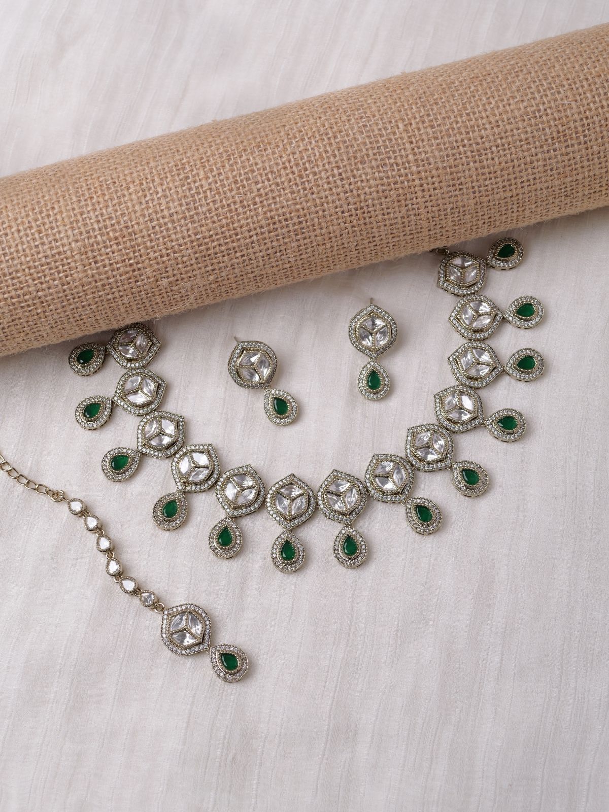 Lalitha Kundan Necklace Set in Green
