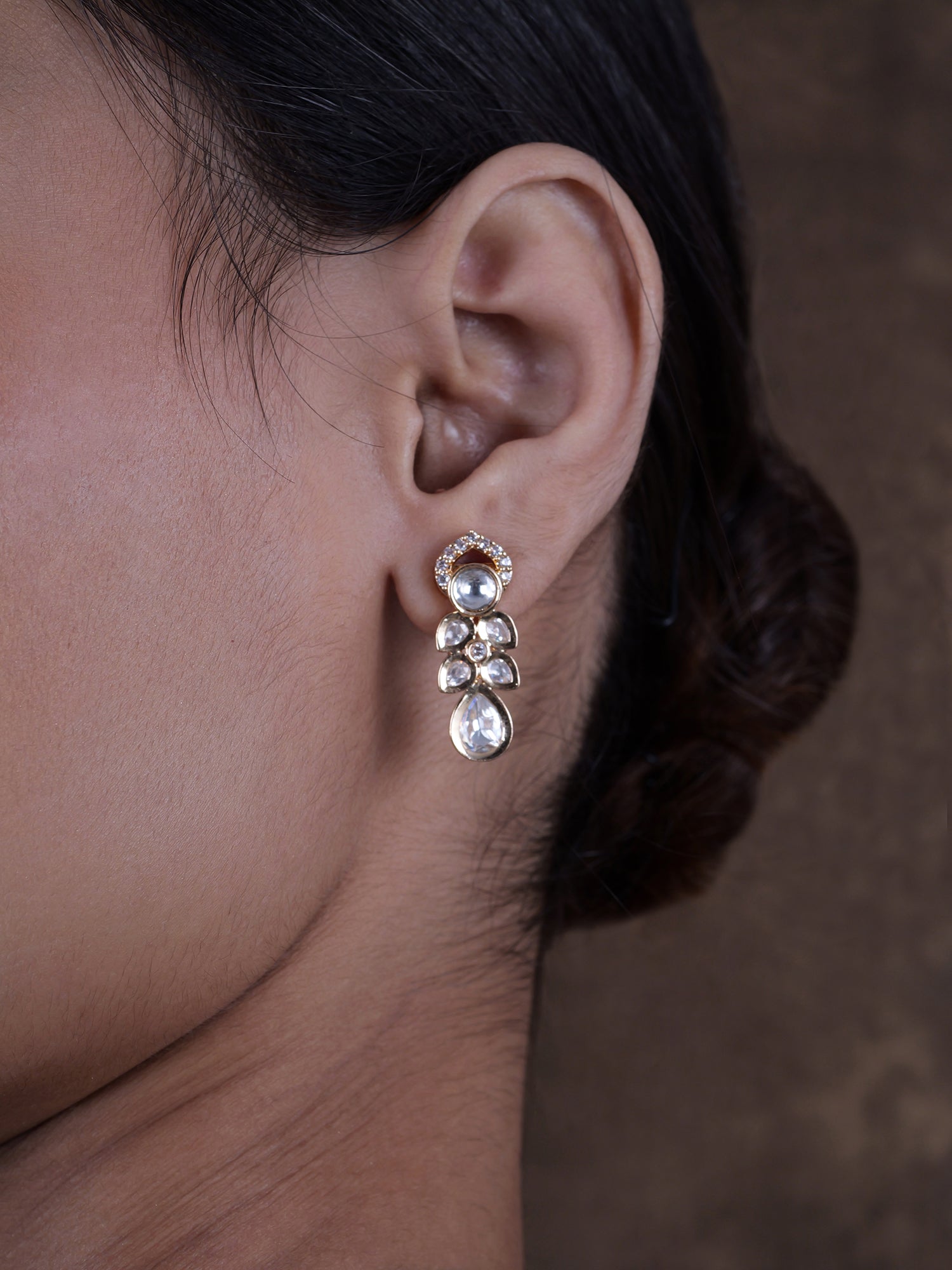 Mahi Kundan Necklace Set in White