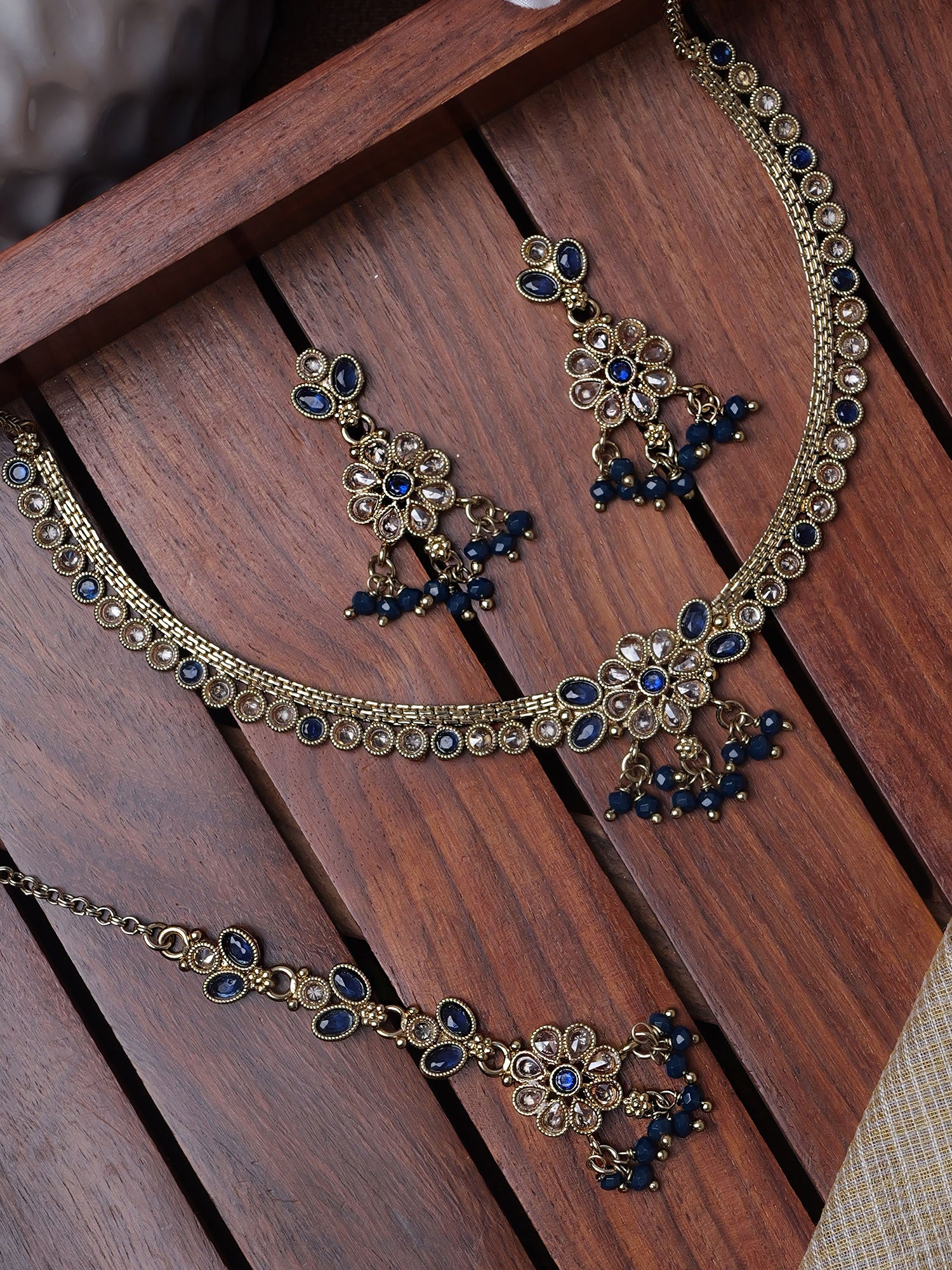 Mahiya Necklace Set in Blue