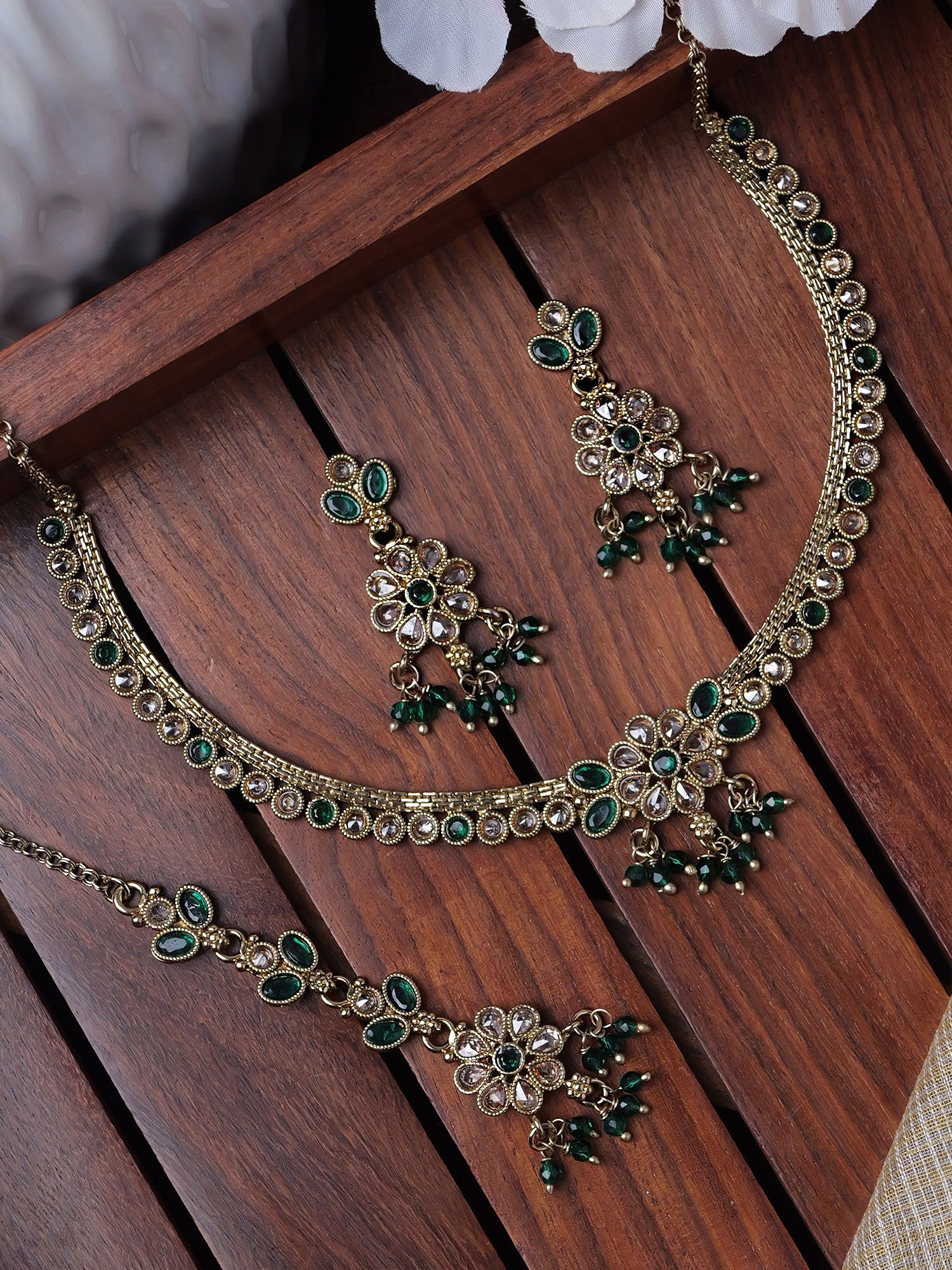 Mahiya Necklace Set in Green