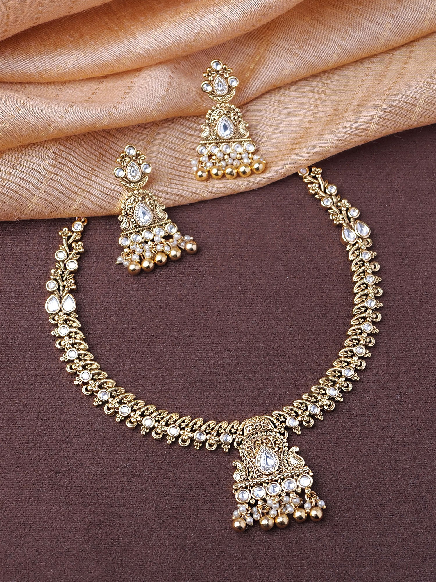 Mallika Kundan Necklace Set in White