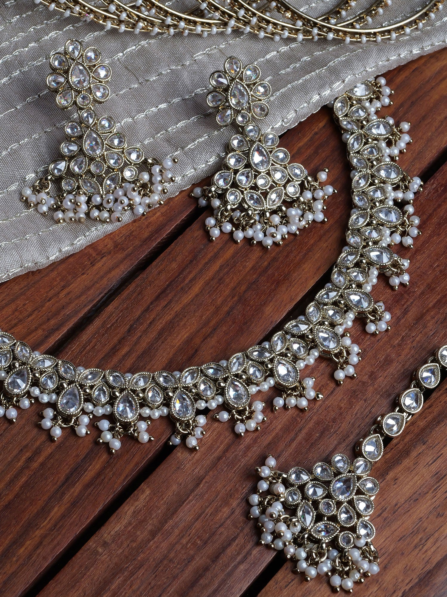 Mehak Simple Necklace Set in White