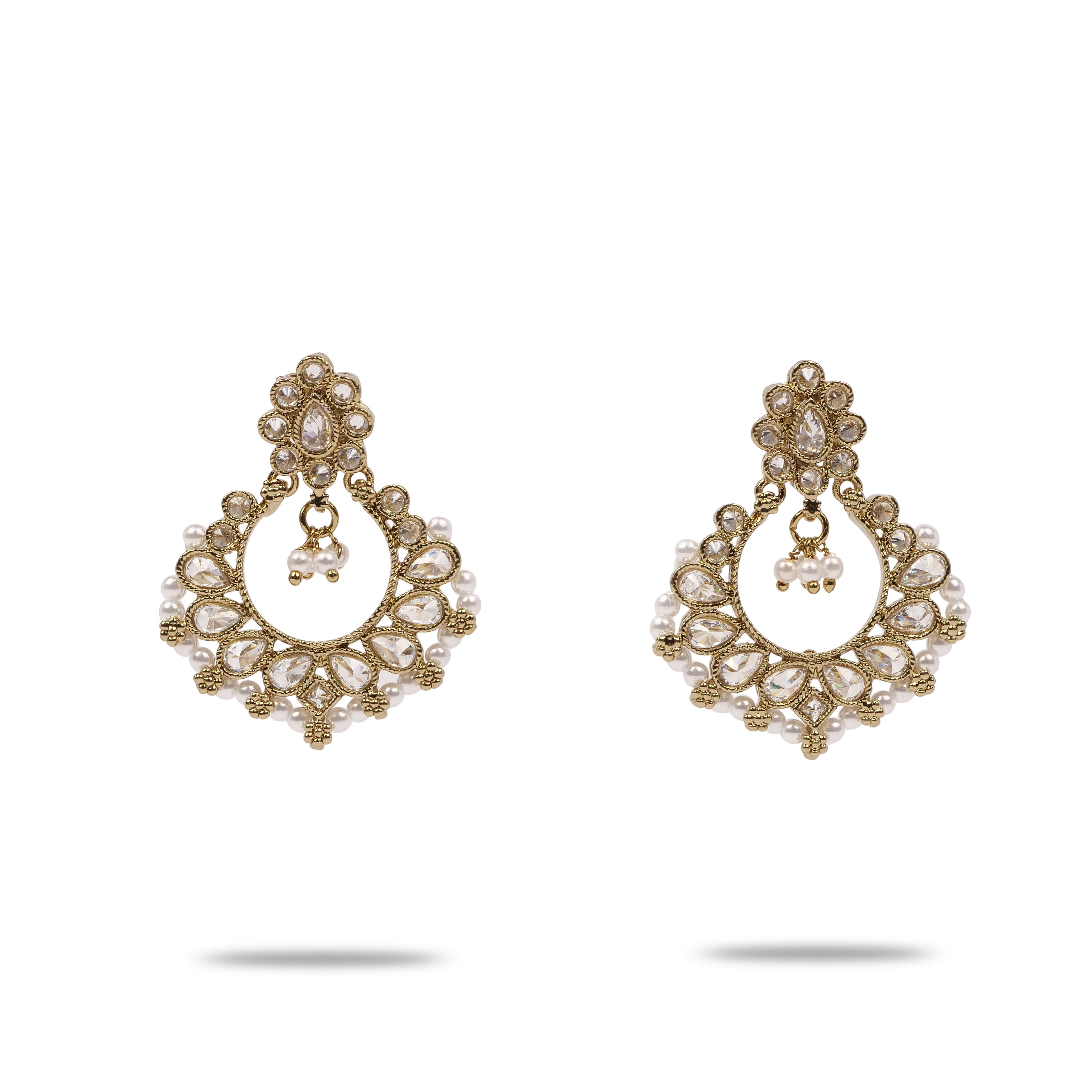 Naina Simple Necklace Set in White