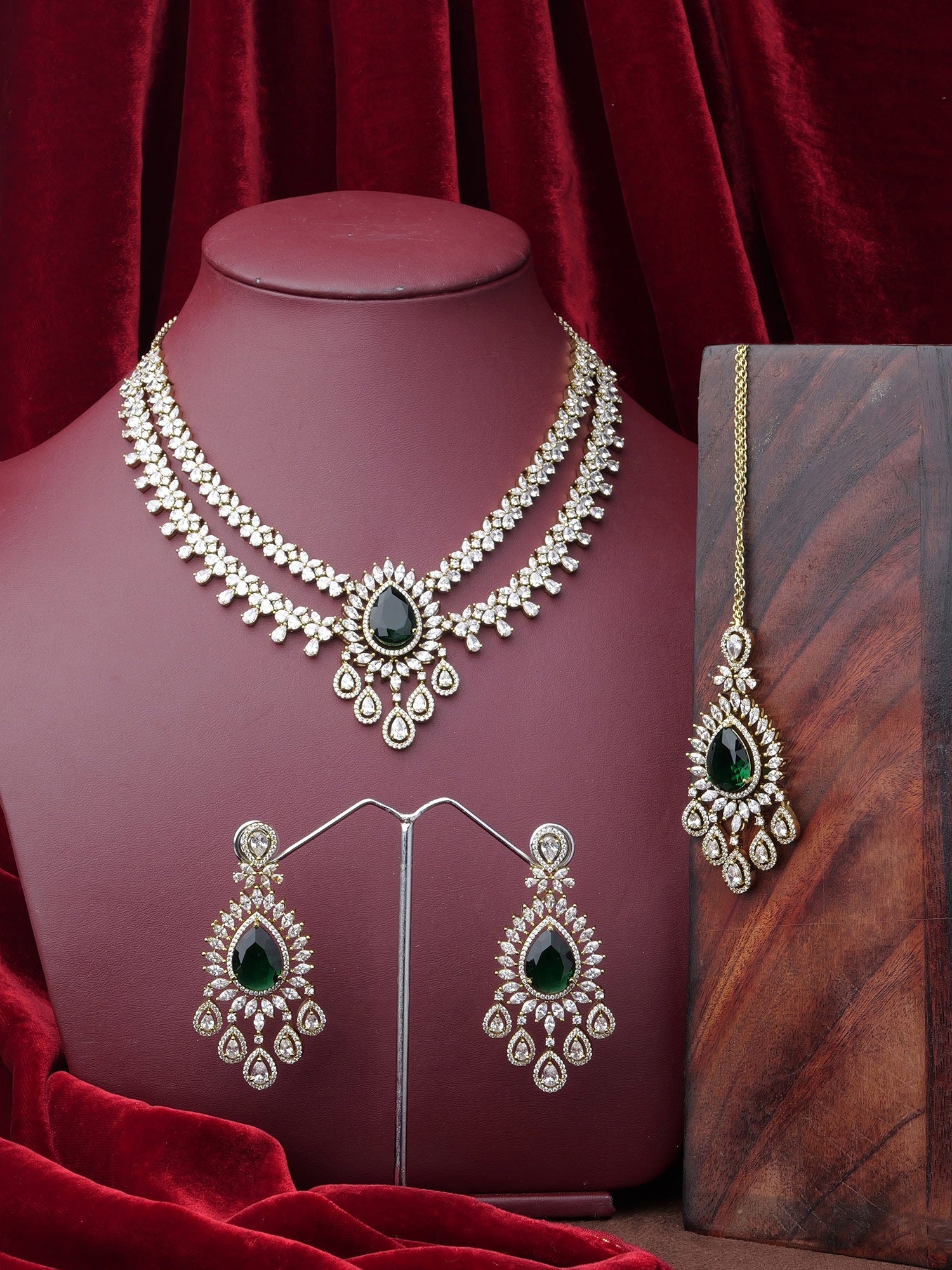Navira Cubic Zirconia Necklace Set in Green