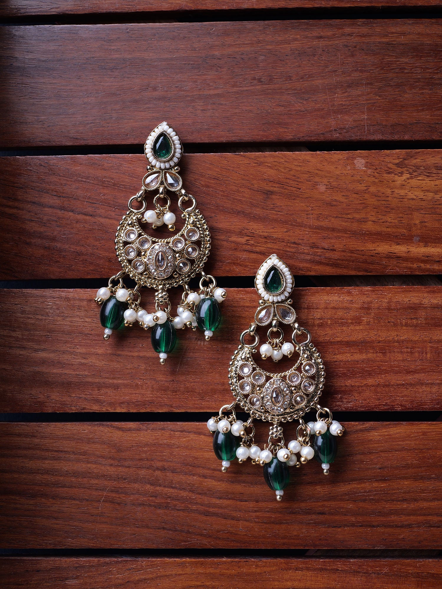 Nayla Pearl Earrings in Green