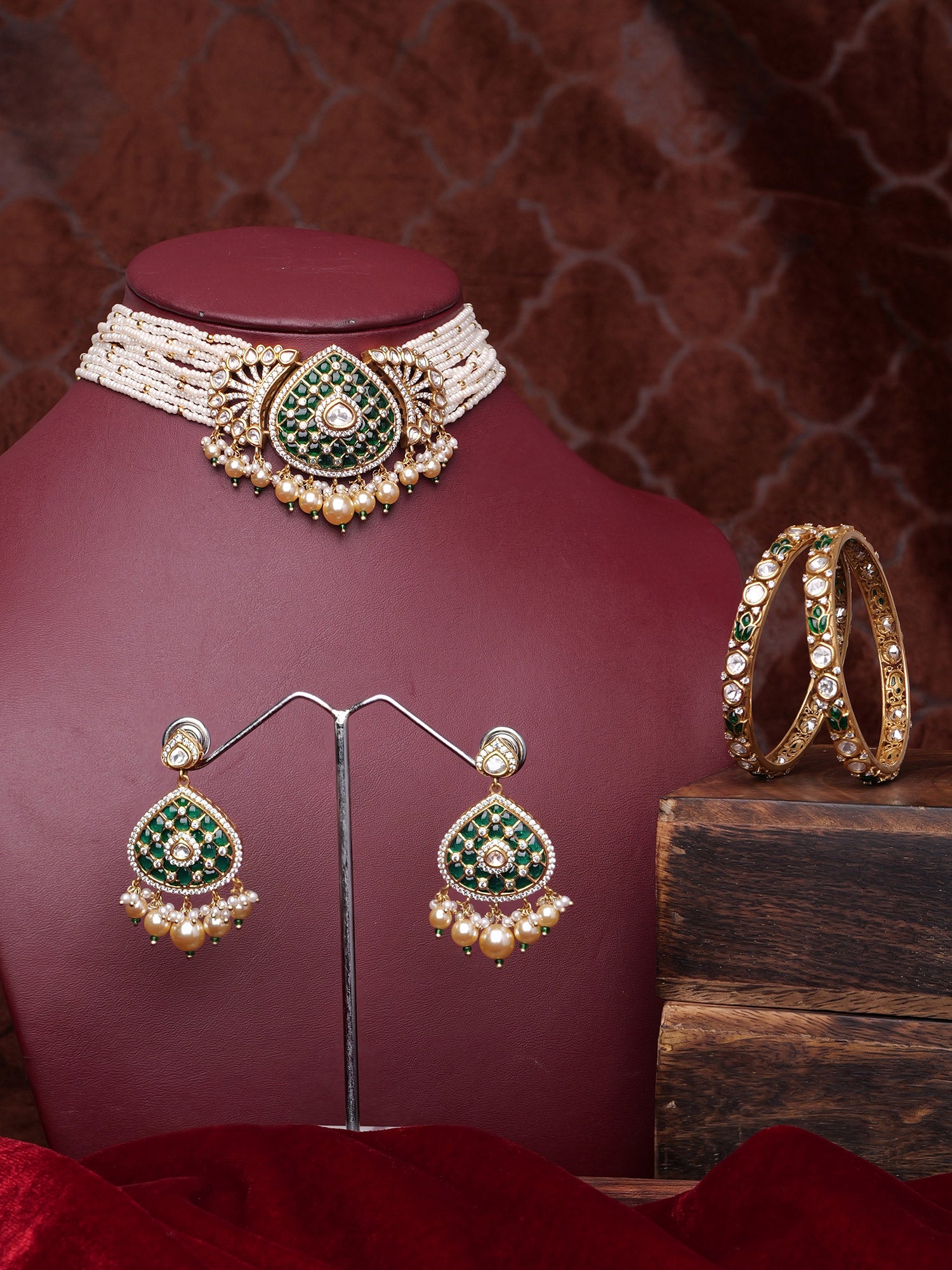 Nazeera Kundan and Minakari Choker Set in Green and Pearl