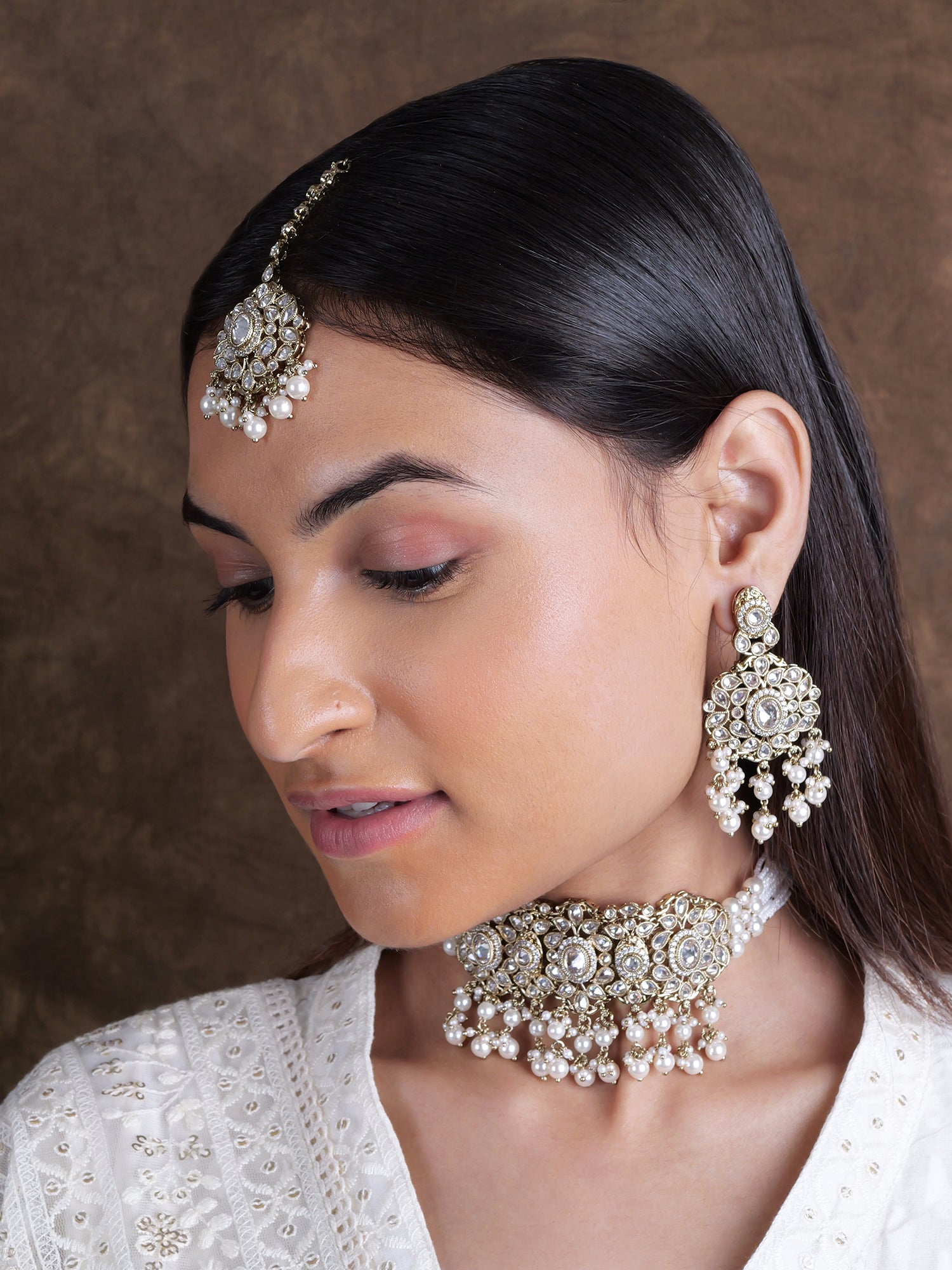 Neelmani Necklace Set in White