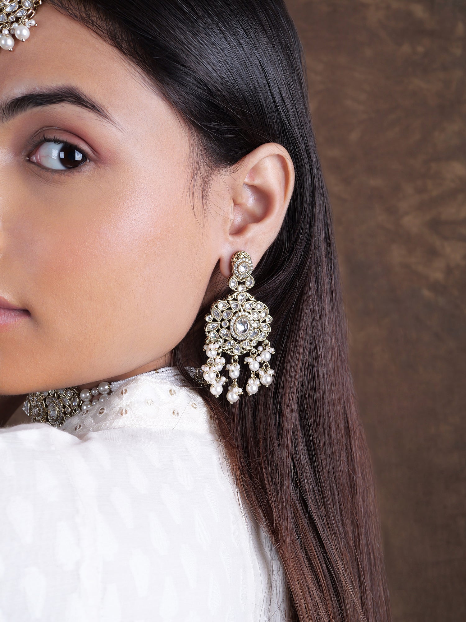 Neelmani Necklace Set in White