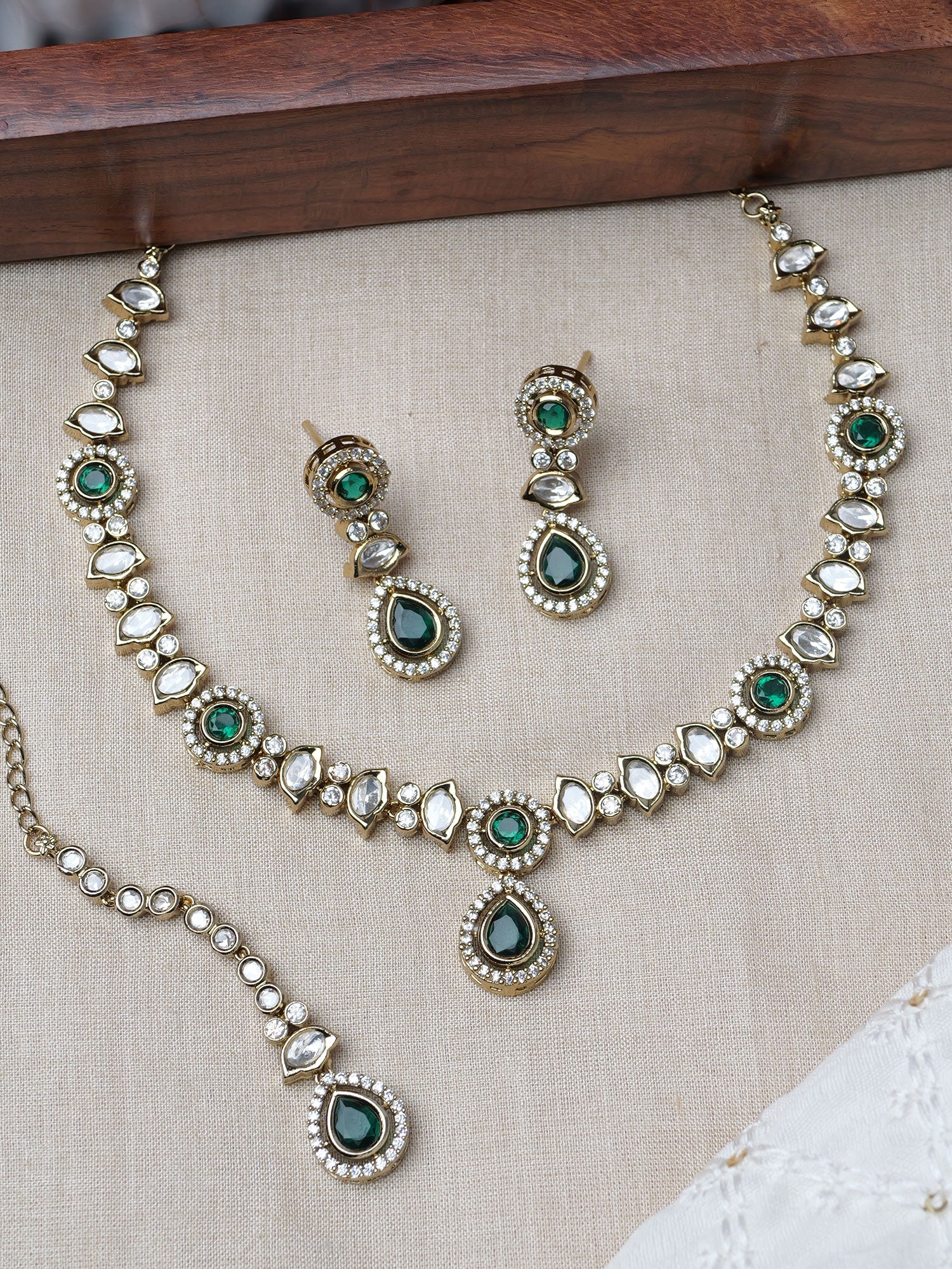 Neera Kundan Necklace Set in Green1