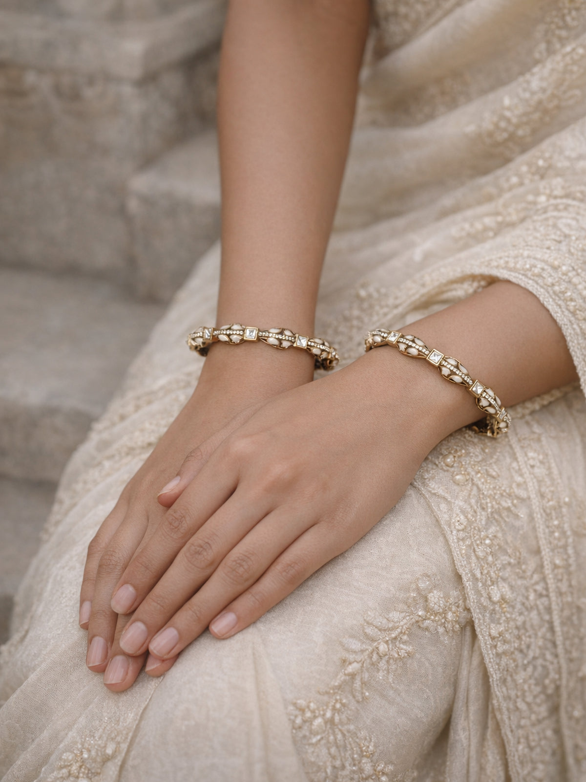 Nivya Kundan Bangles in White