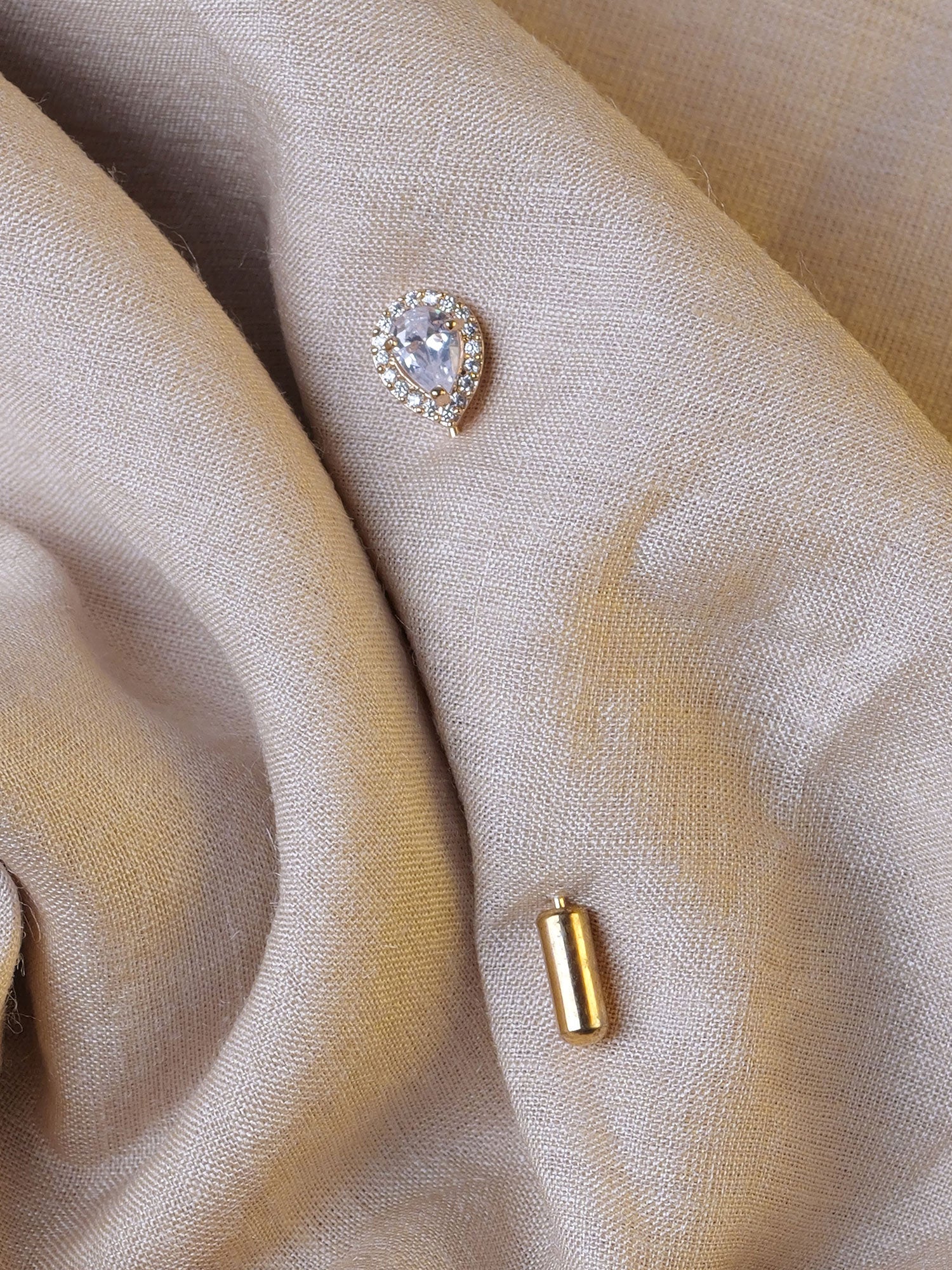 Nova Scarf Pin in White