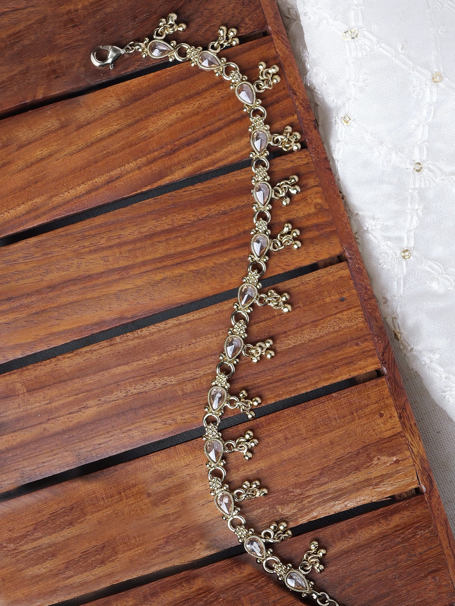 Nysha Pearl Anklet in Antique Gold