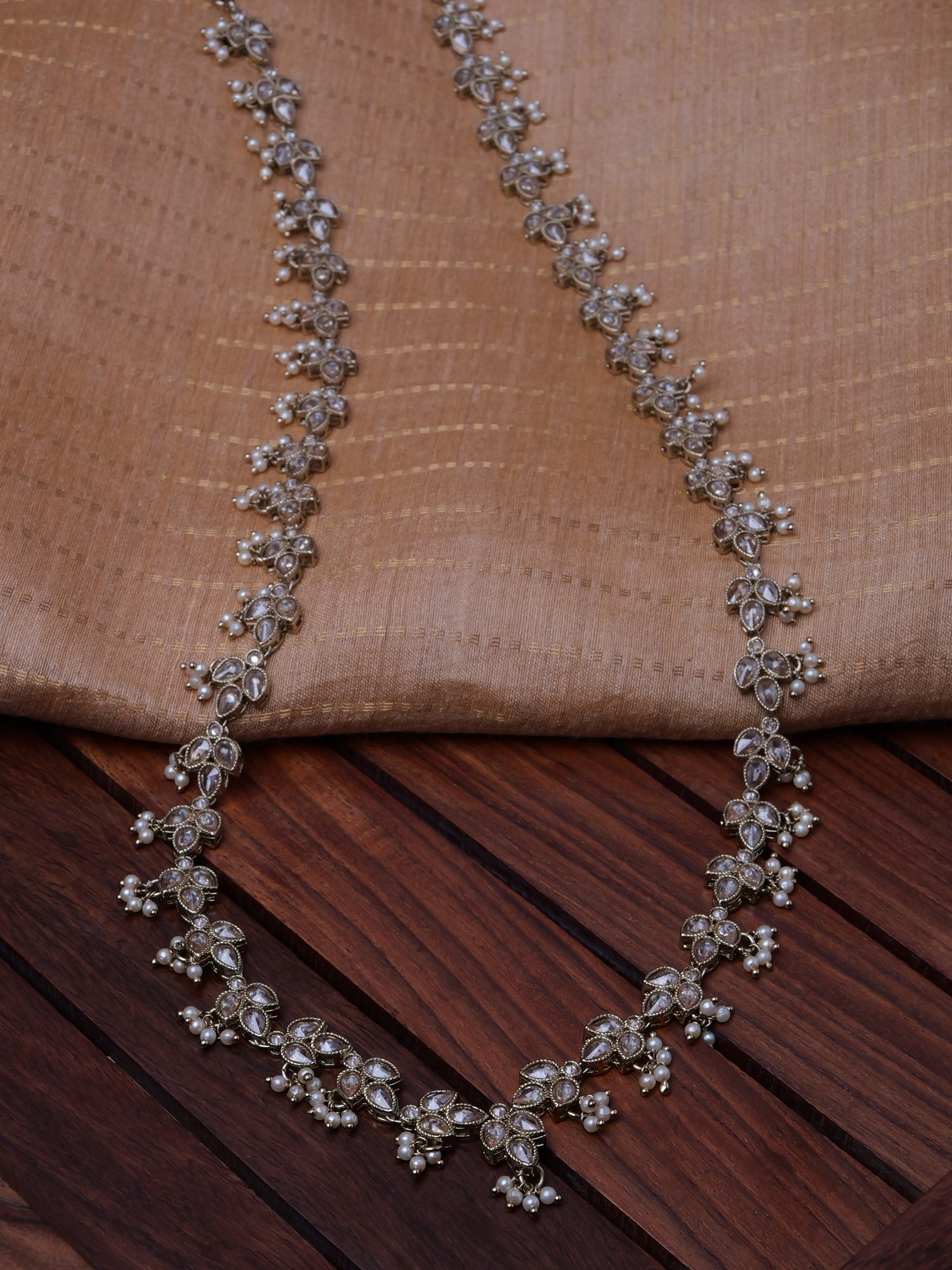 Pari Rani Haar in Pearl and Champagne