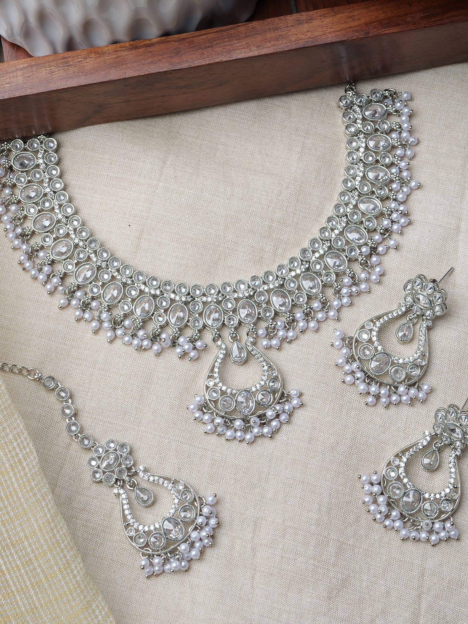Prisha Necklace Set in Rhodium