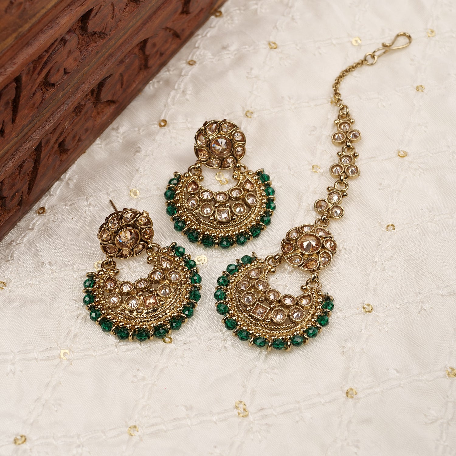 Amina Chand Maang Tikka in Green