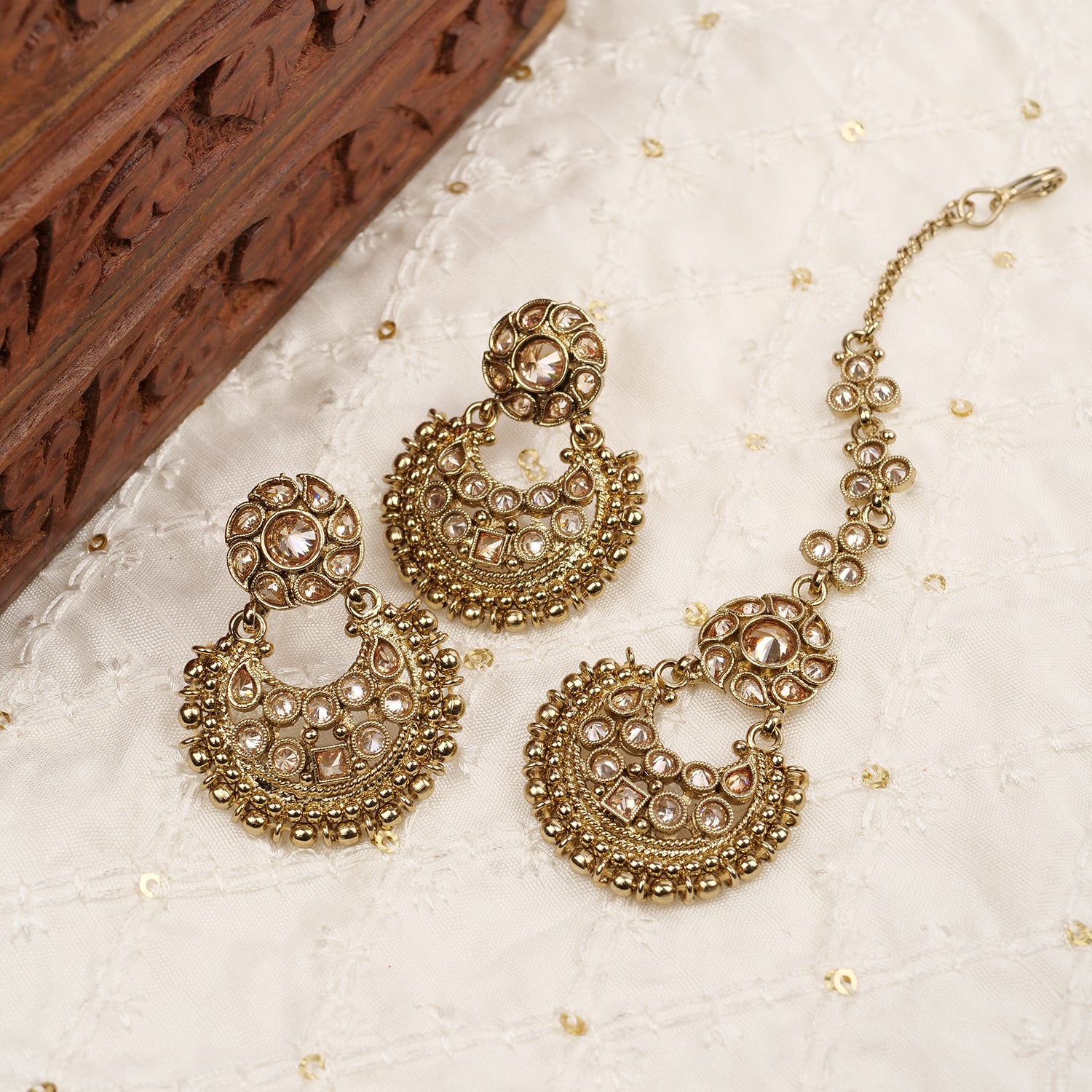 Amina Chand Maang Tikka in Antique Gold